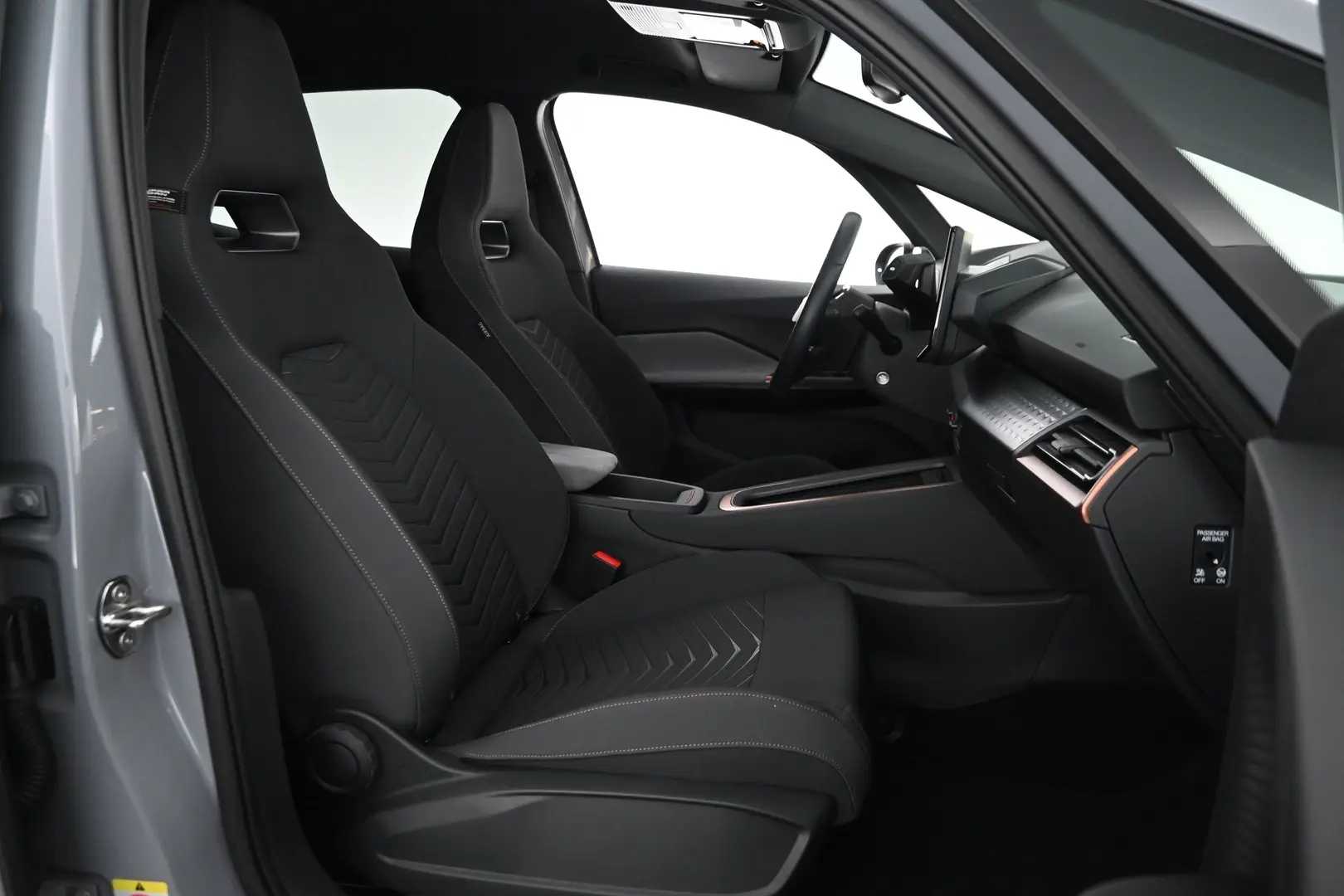Car Image - 2RqFnVIiqQS1qx4tLwz20S