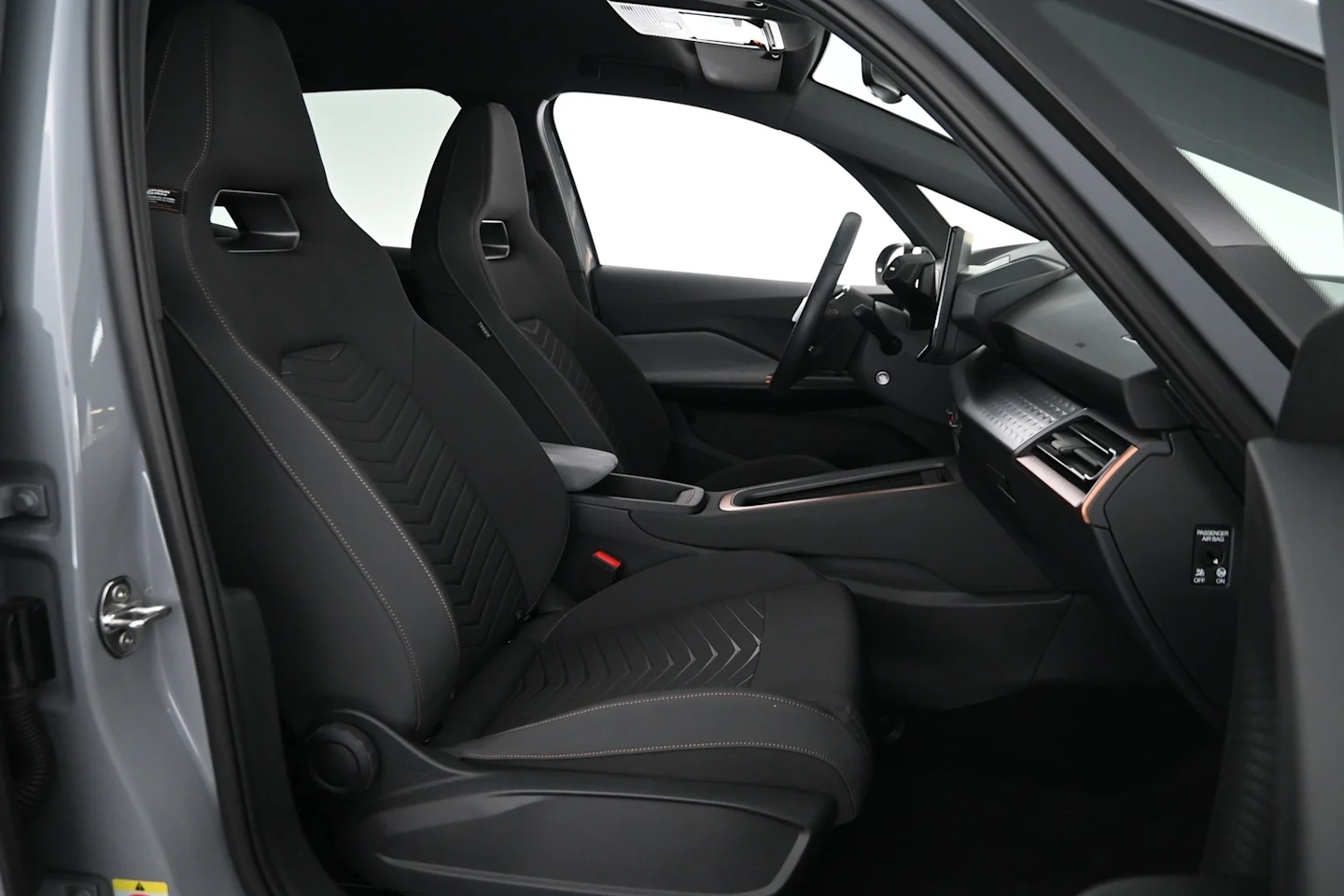 Car Image - 2RqFnVIiqQS1qx4tLwz20S