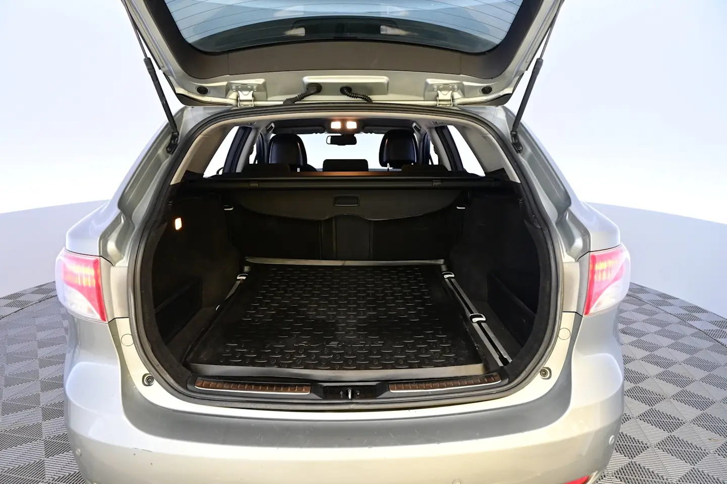 Car Image - 4cLNc6MNPvVuXLDbdnPi5v