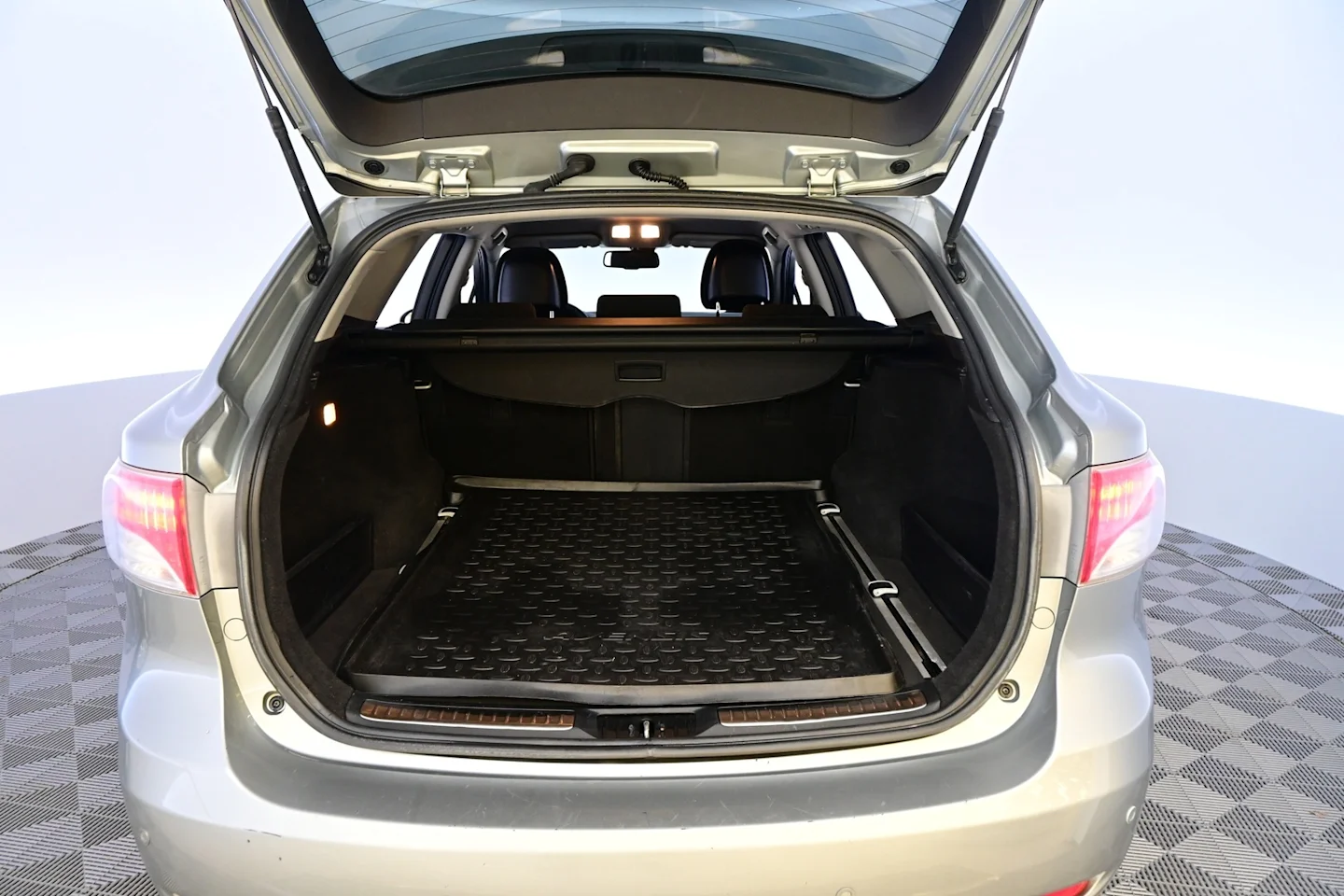 Car Image - 4cLNc6MNPvVuXLDbdnPi5v