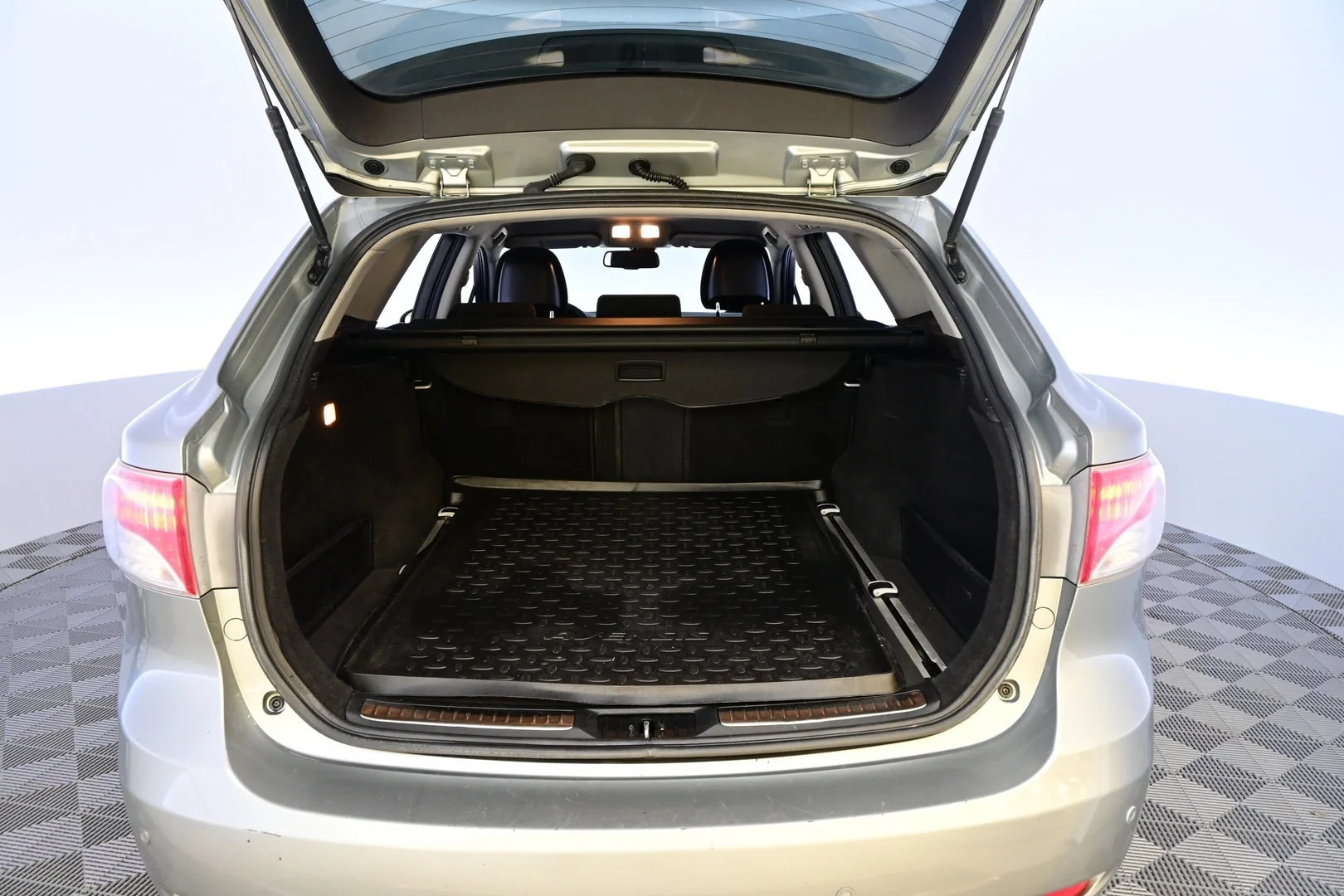 Car Image - 4cLNc6MNPvVuXLDbdnPi5v