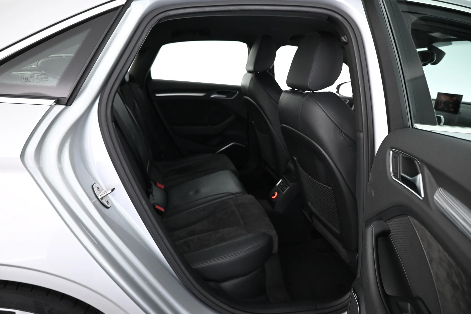 Car Image - 4xtEjQd8MLzcYWniEa9cl1