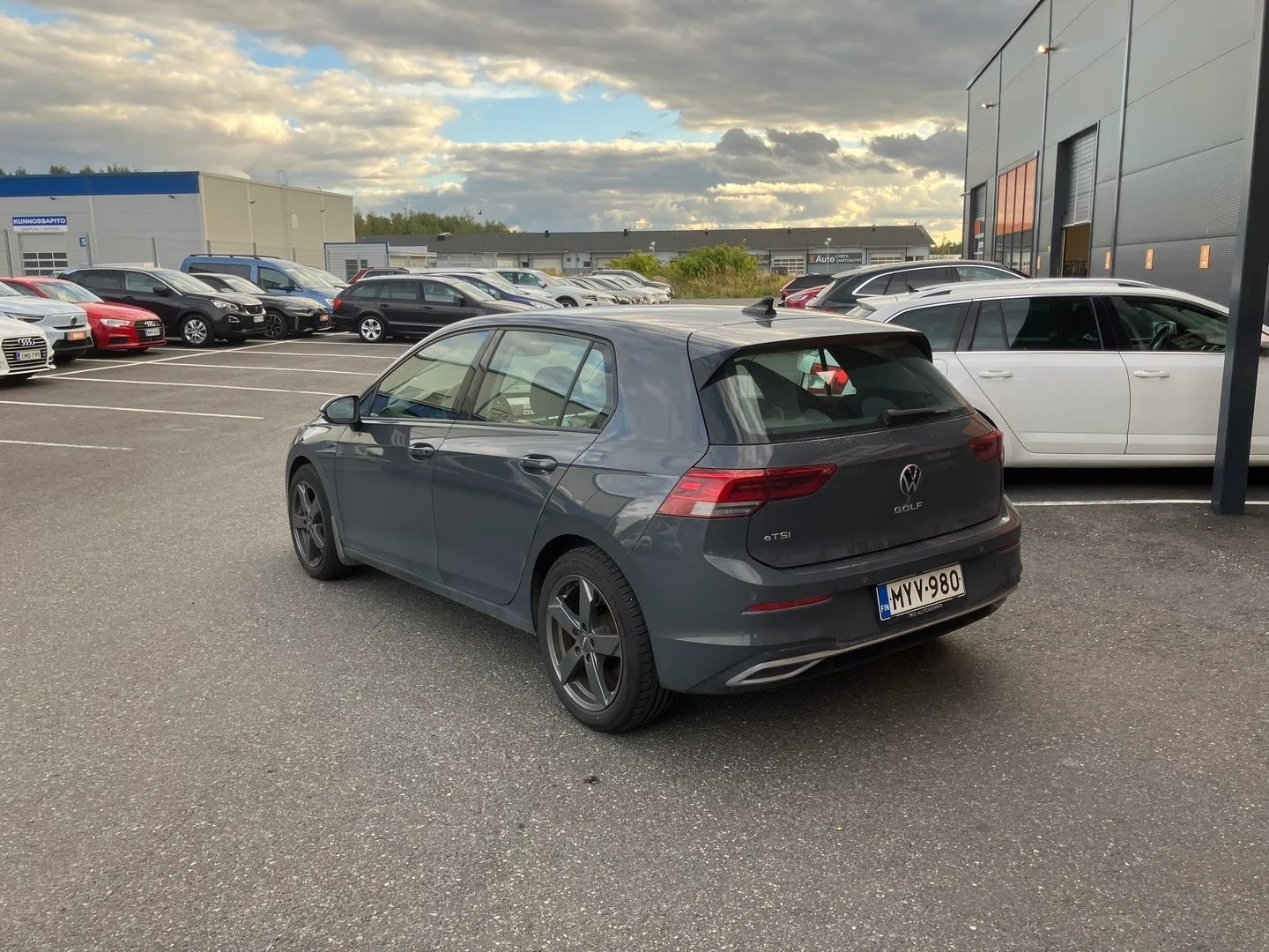 Car Image - 7FeikFRSV1rea8SeBKKqs1