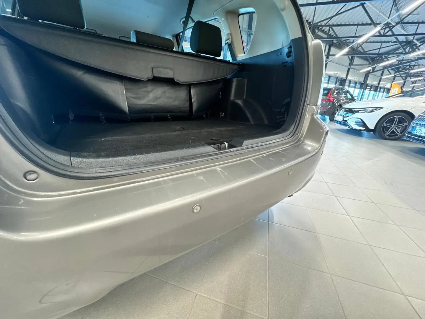 Car Image - 3qwWe85bkextccVMw9yMoO