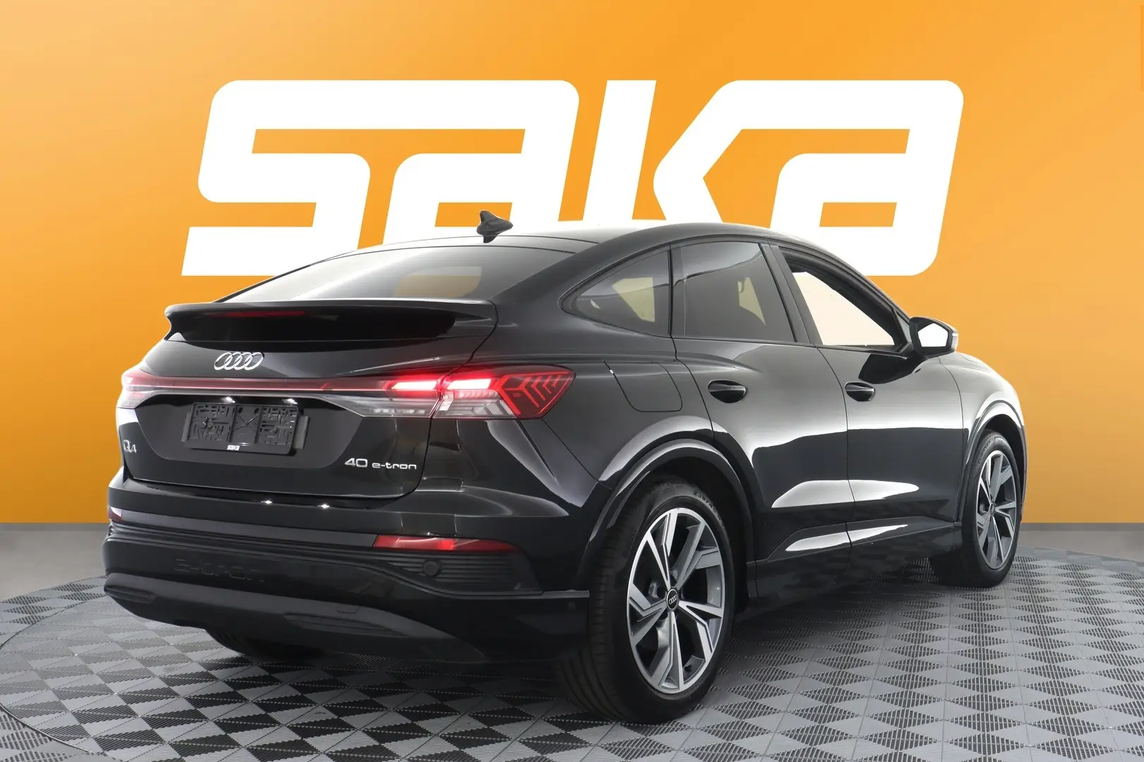 Car Image - 4v81kHMqxU1VzlkBV3450x