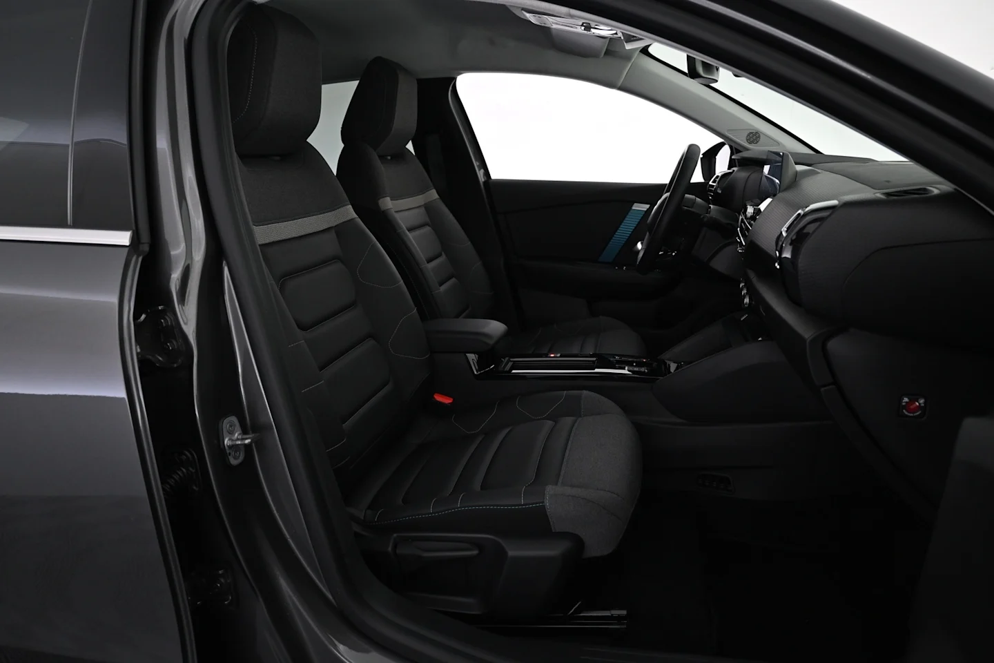 Car Image - 7fsb9FUQ3vSwmho0RvmZ9