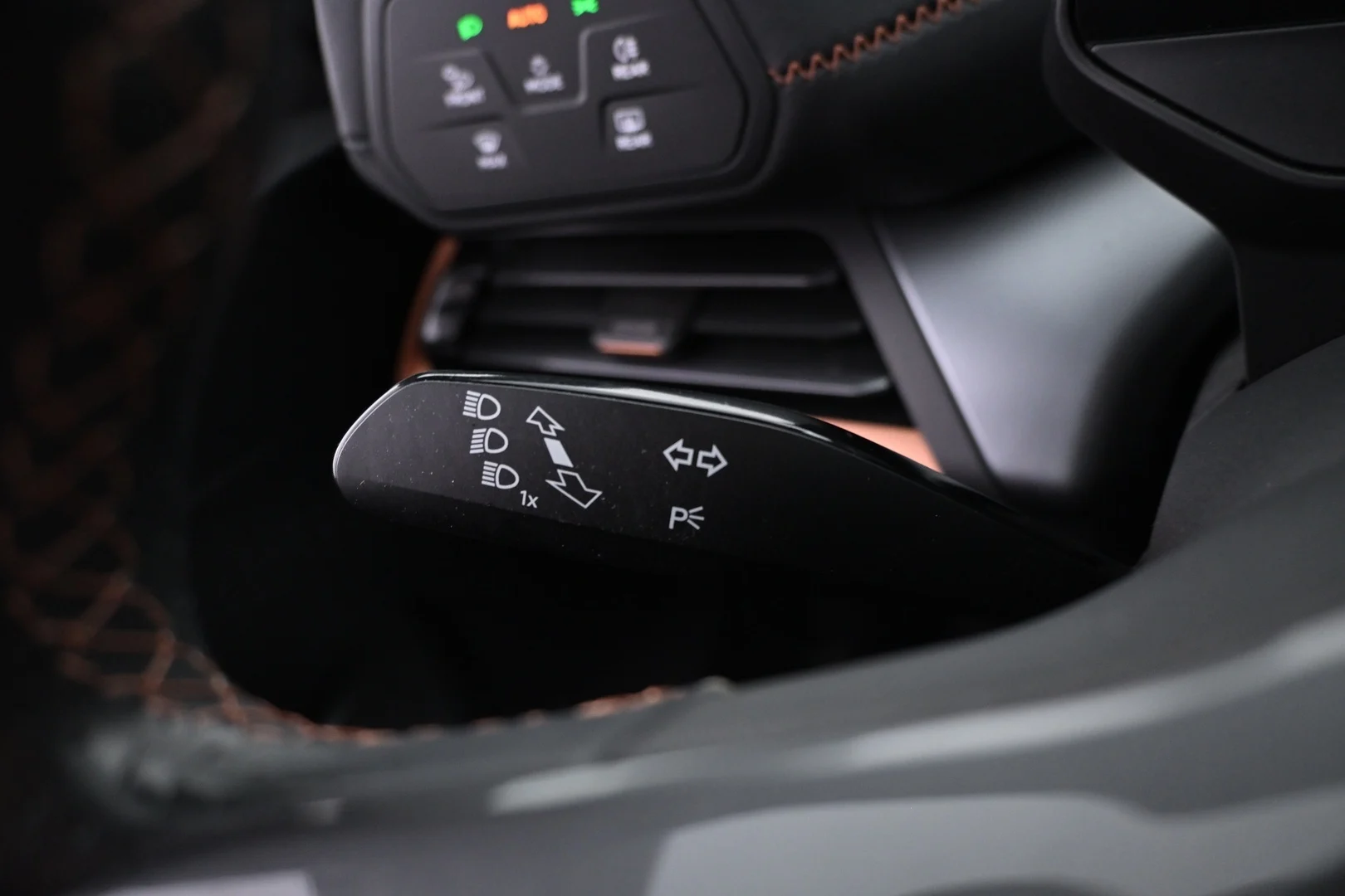 Car Image - 3noMcfOts39z74GdHeuWEO