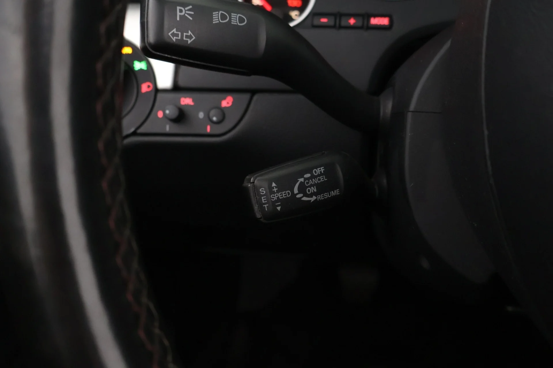 Car Image - 52LZ61f0KRxCprt8ybShWA