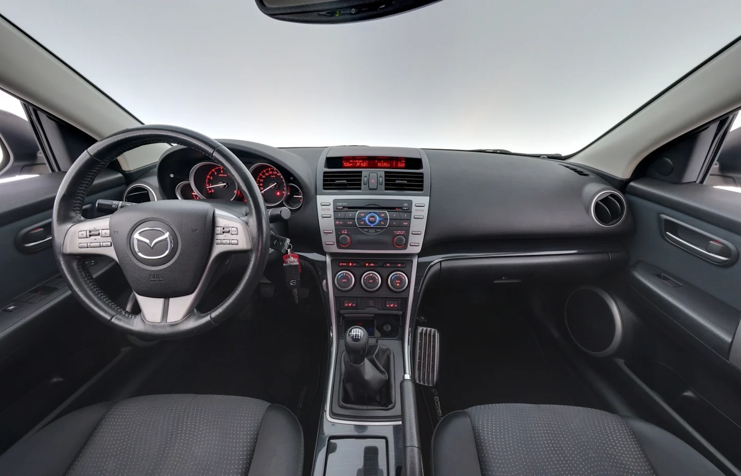 Car Image - 30leQ0CnjzHjiM4JYzHrDw