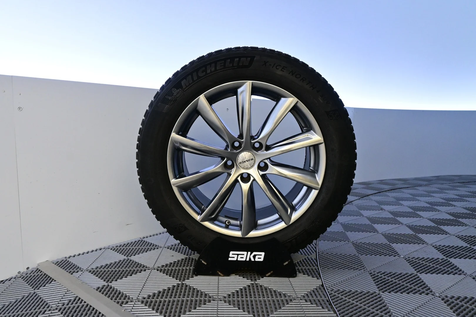 Car Image - 3dfietUaewlPtmt6iE2Ely
