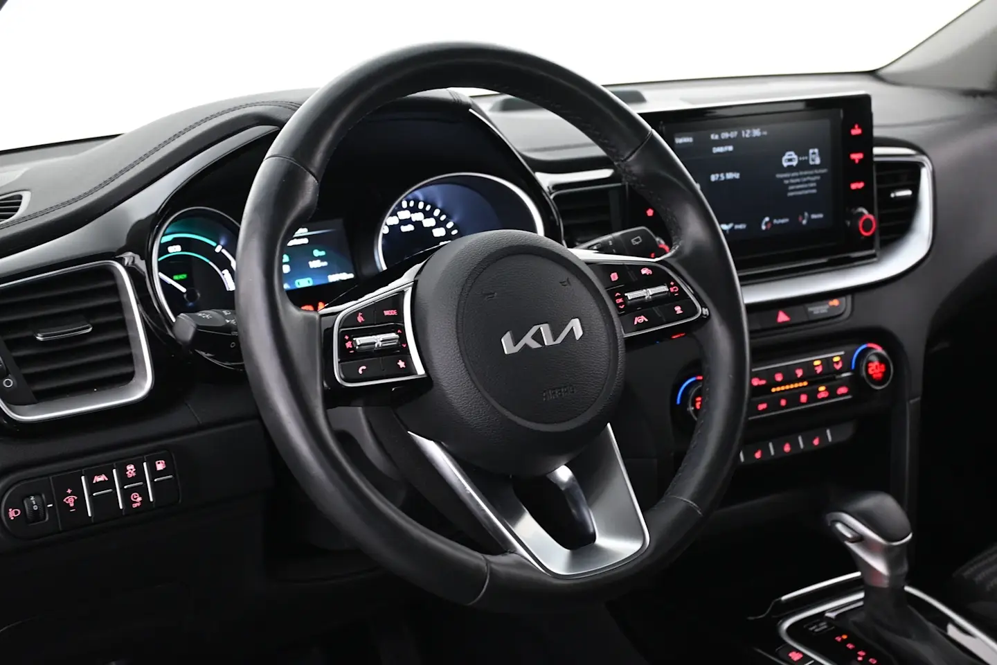 Car Image - 6CXOWXGBLV9FeXclluguZ6