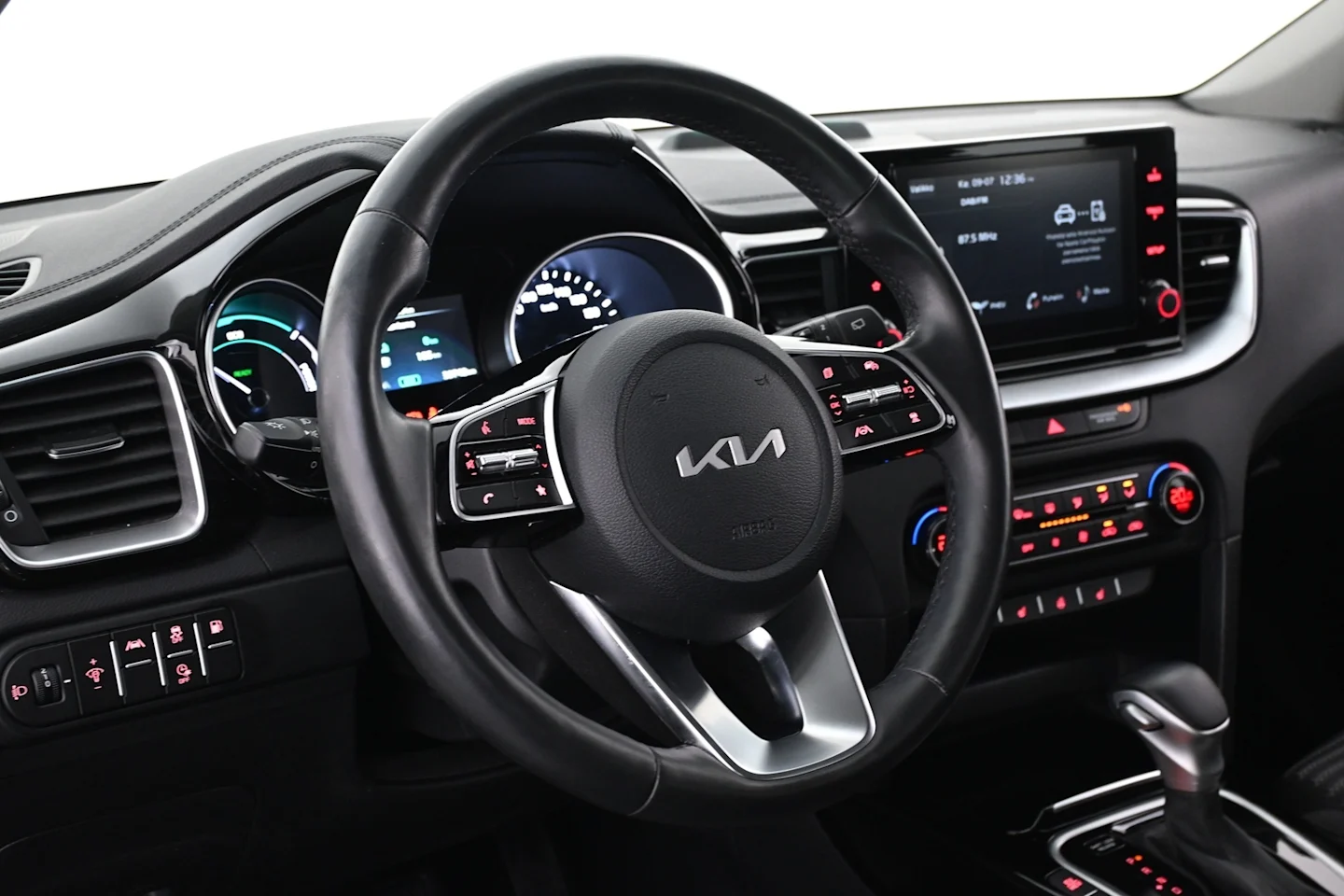 Car Image - 6CXOWXGBLV9FeXclluguZ6
