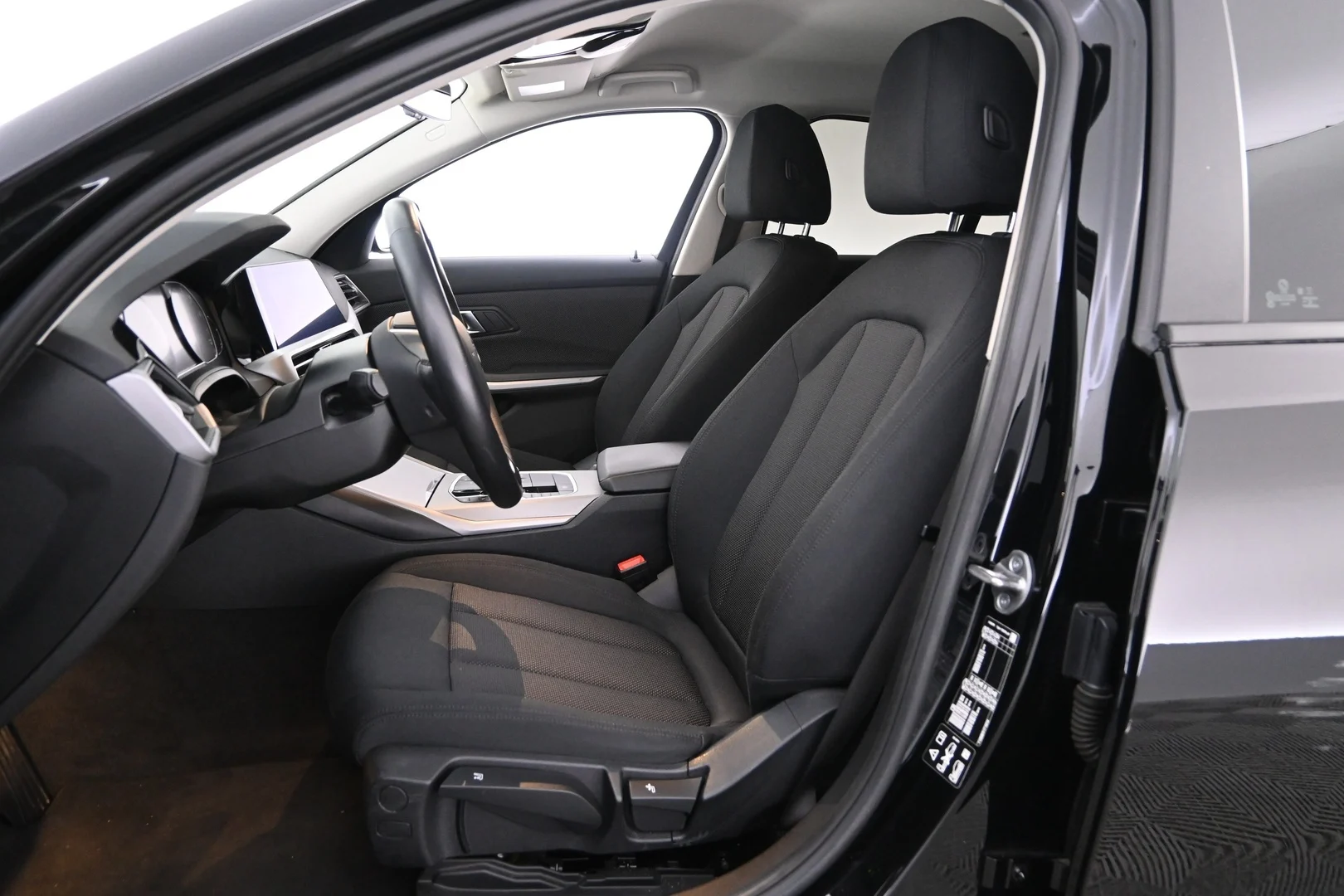 Car Image - 5MxXyICkL95FjUUkjLVWdB