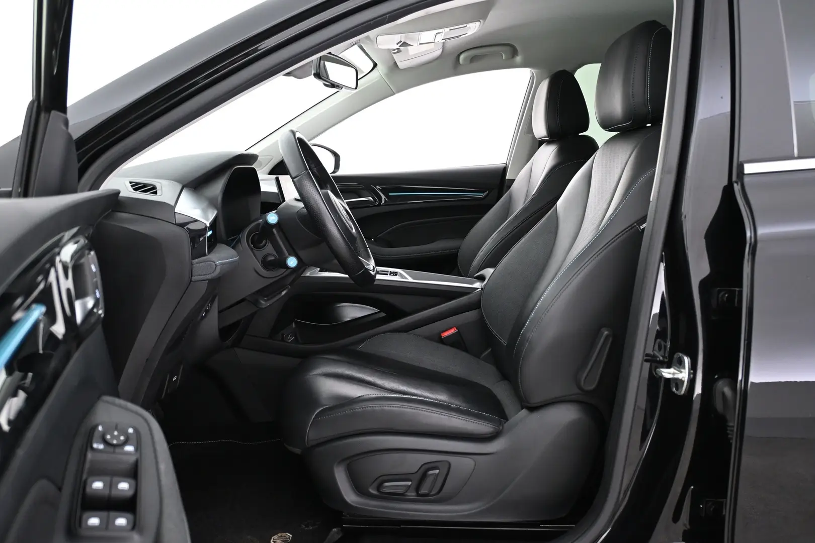 Car Image - 3Bz8rQ2A20Y0JKMFEn4WkH