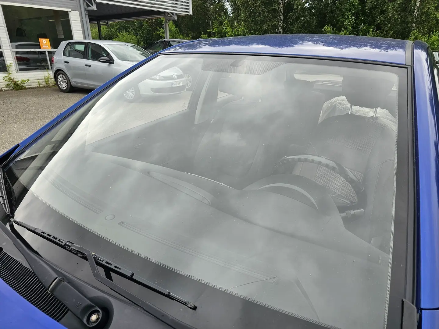 Car Image - 4Zg9pjDRYFOQXWDxy0I67u