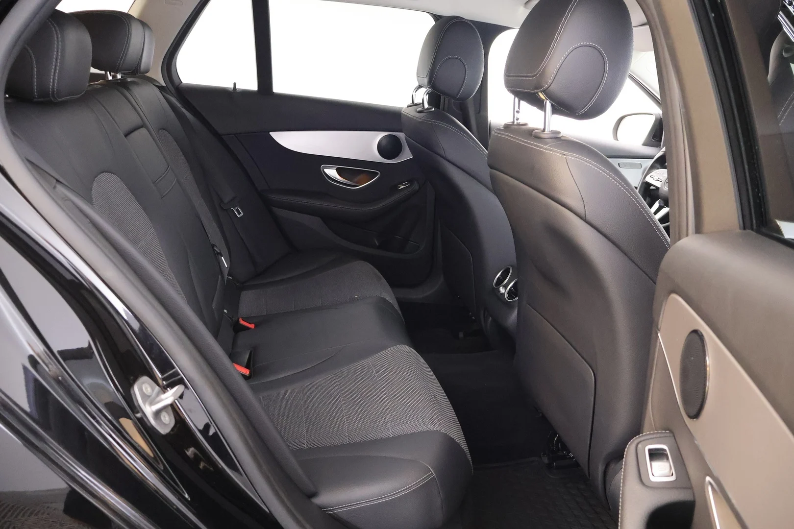 Car Image - 43f43dLUbCzLxHLRboyC0X