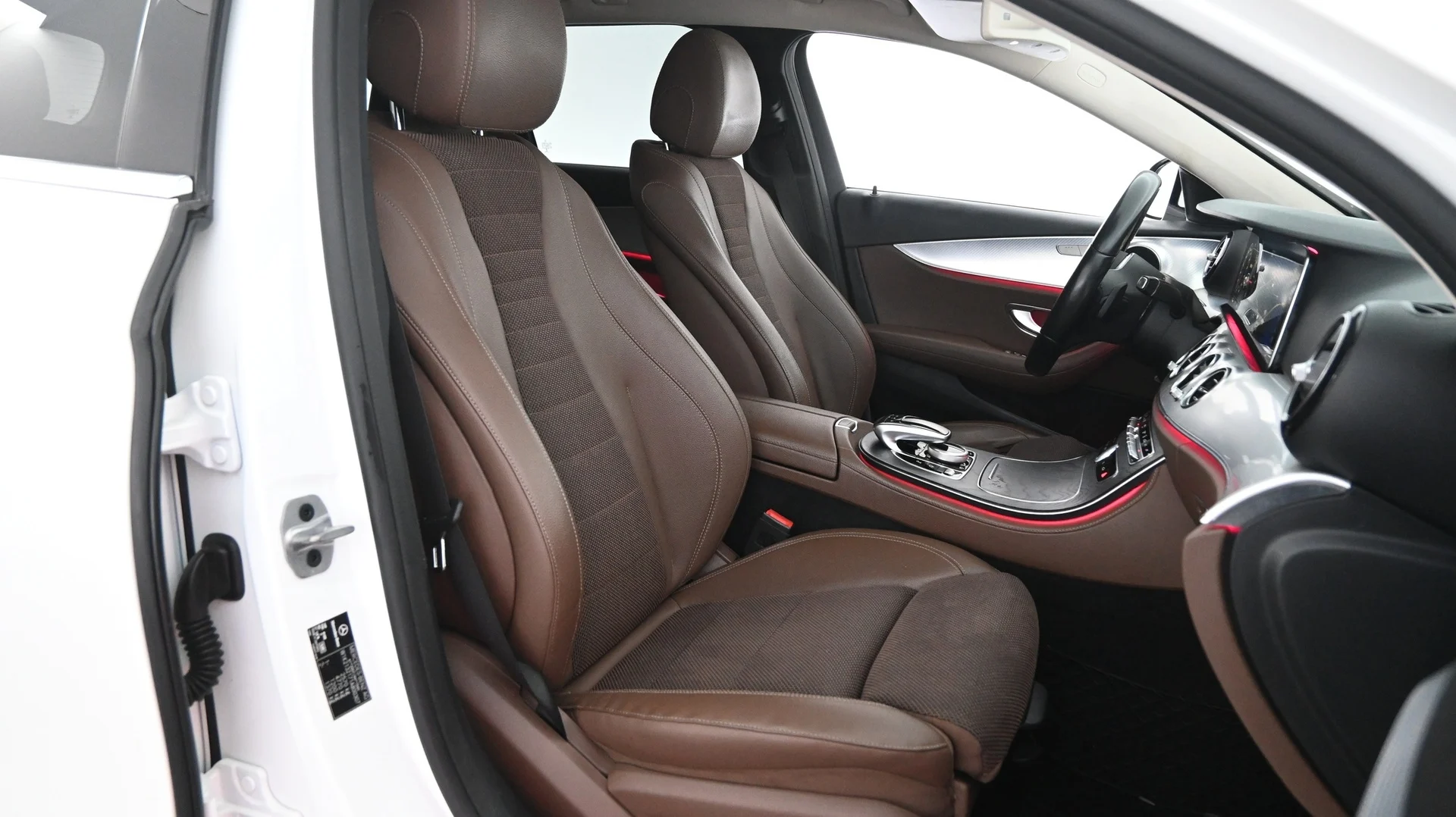 Car Image - 35rkjf8EFKFg0y8RNgNXpC