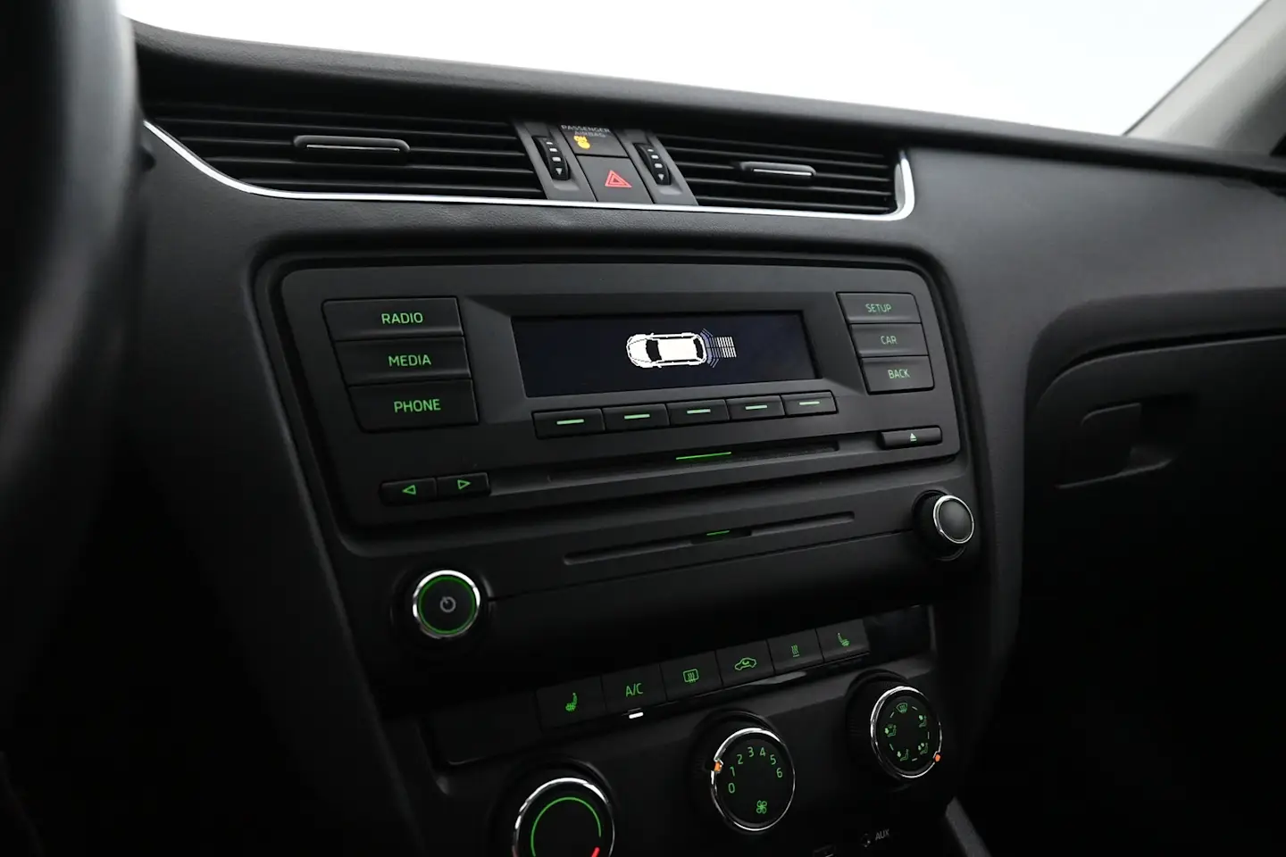 Car Image - 5ArKUb0eBEtdTCjbCAXT1l