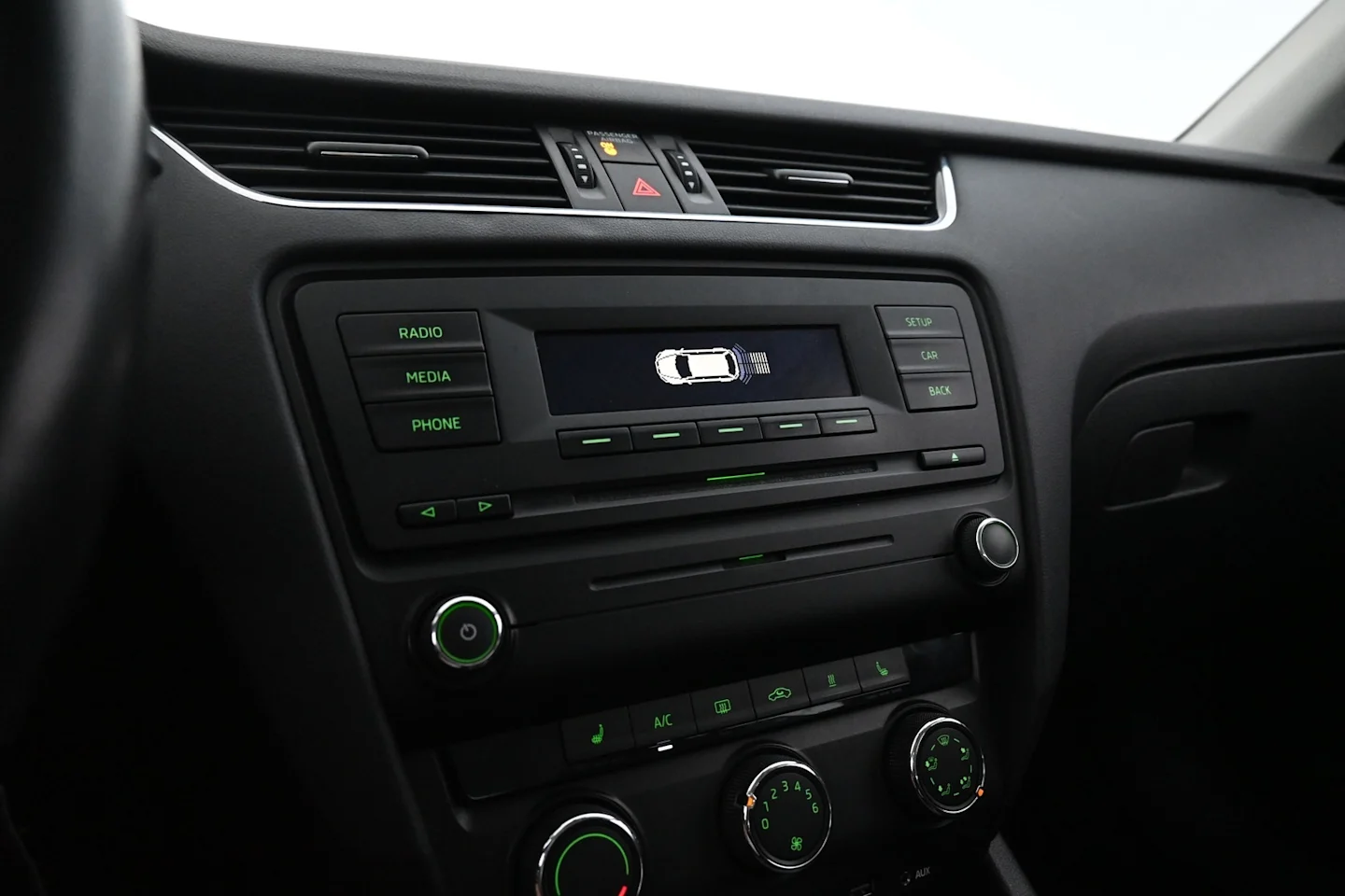 Car Image - 5ArKUb0eBEtdTCjbCAXT1l