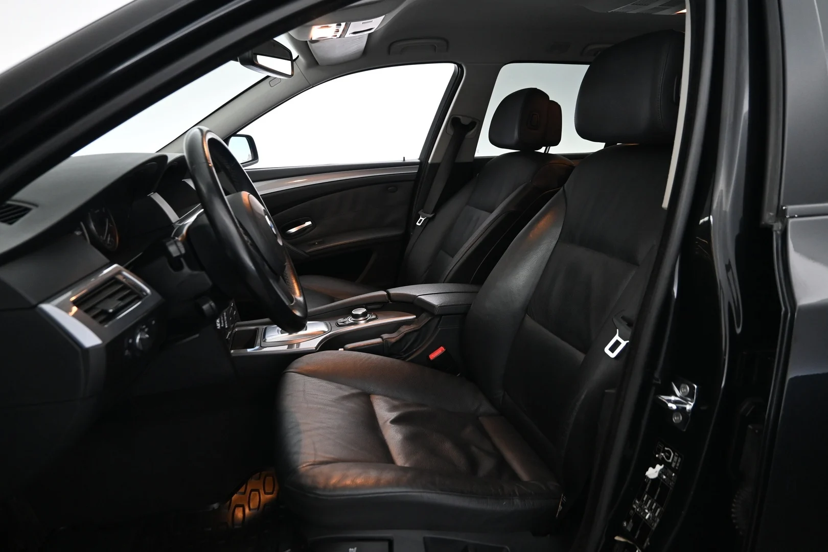 Car Image - 45L9taAcQMNZaRISZLudPR