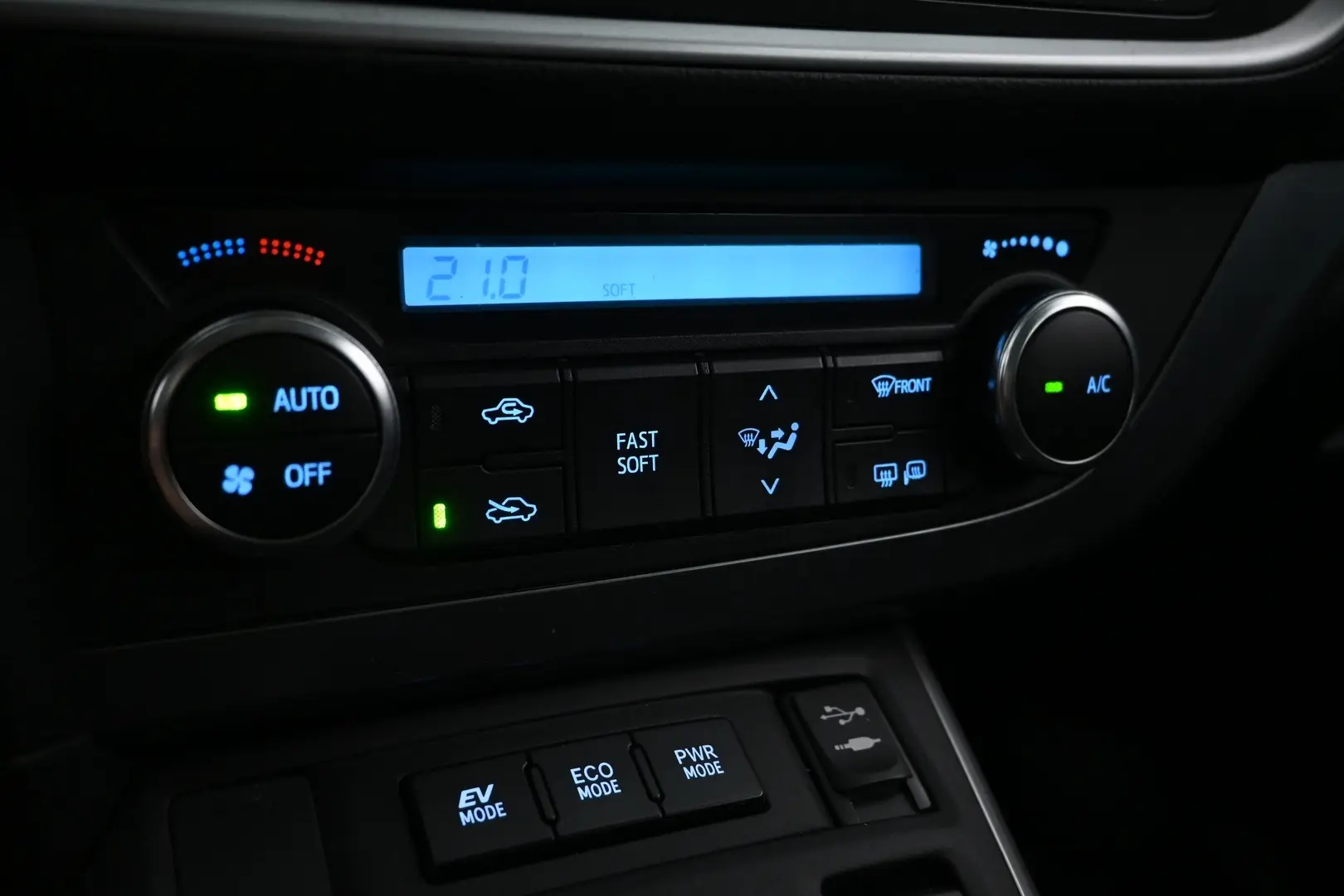 Car Image - 5LCSmJhfE3urabxKnWTZrY