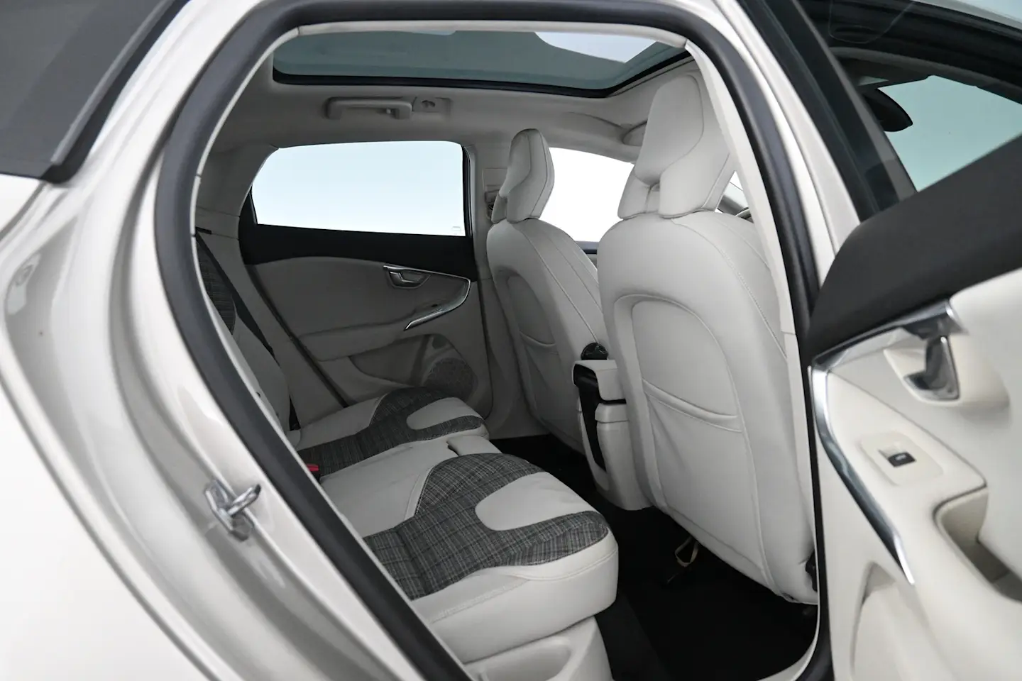 Car Image - 4ubUxjz9B5bBrzK9IrC1Af