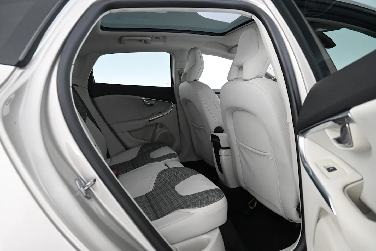 Car Image - 4ubUxjz9B5bBrzK9IrC1Af
