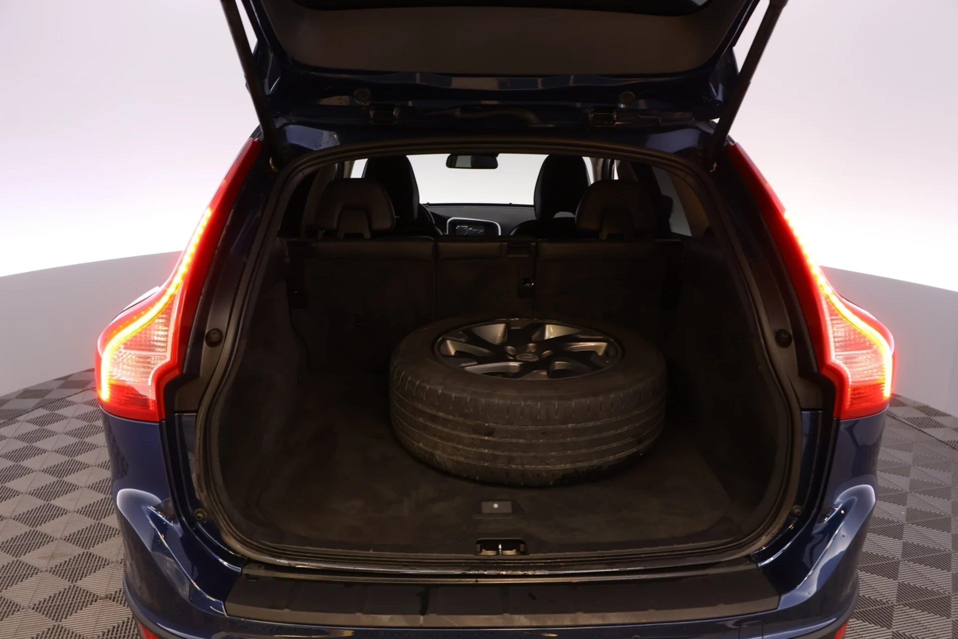 Car Image - 3BIhHpoRJqdmFxXRaCoGWd