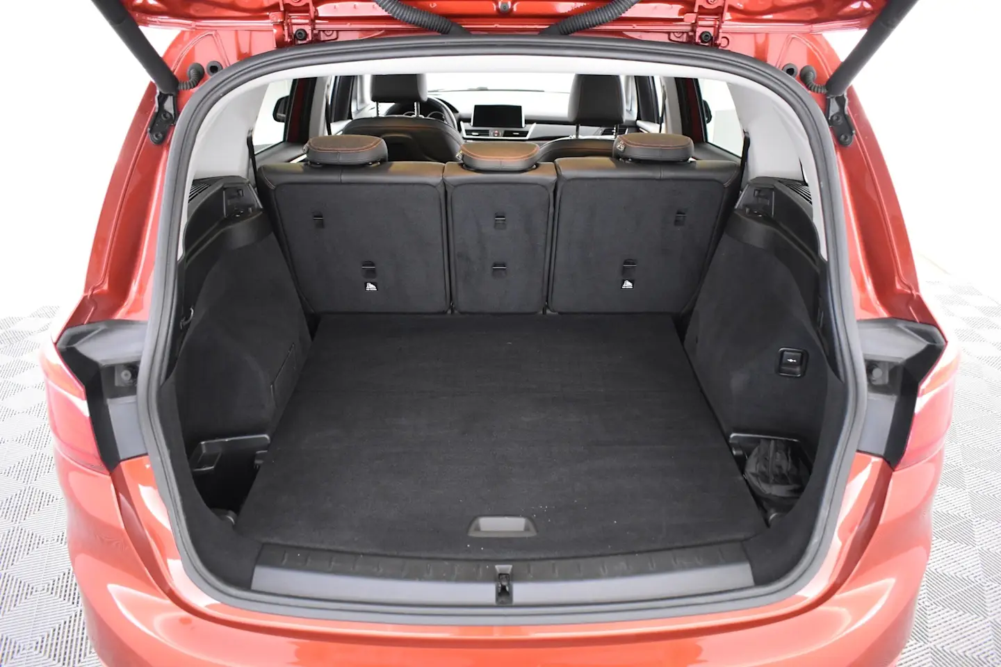Car Image - rBrKptqNRutzaFvKZrkvw