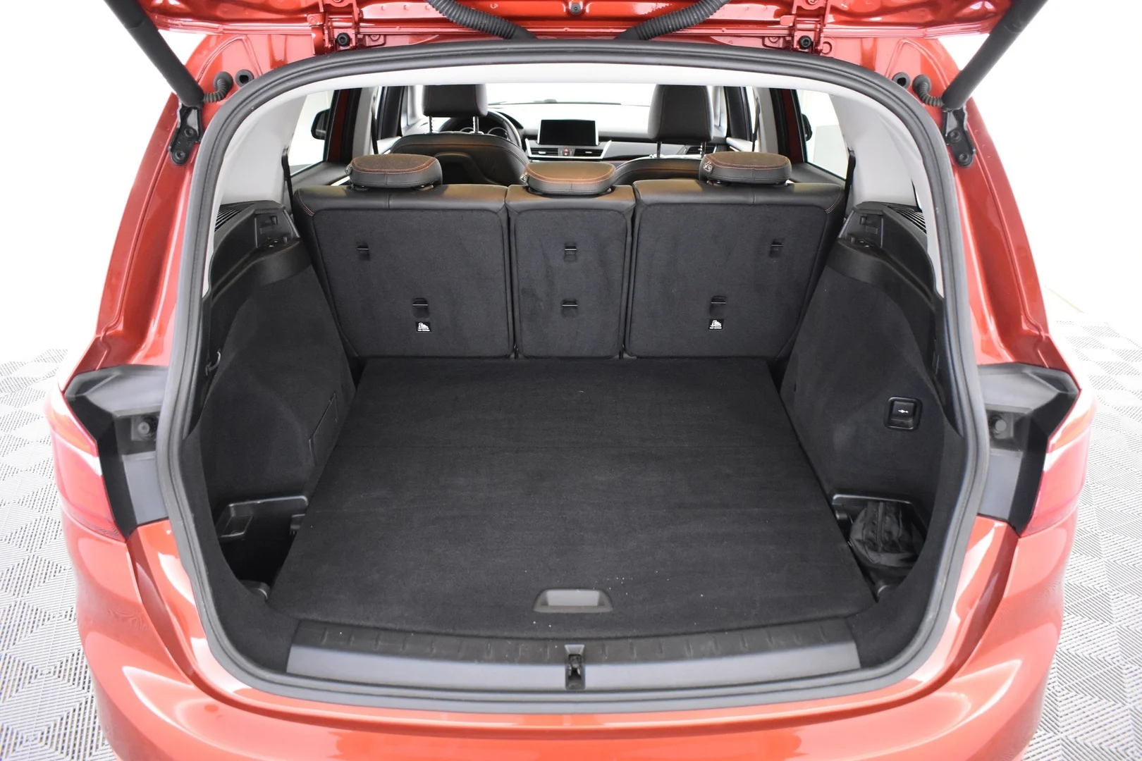 Car Image - rBrKptqNRutzaFvKZrkvw