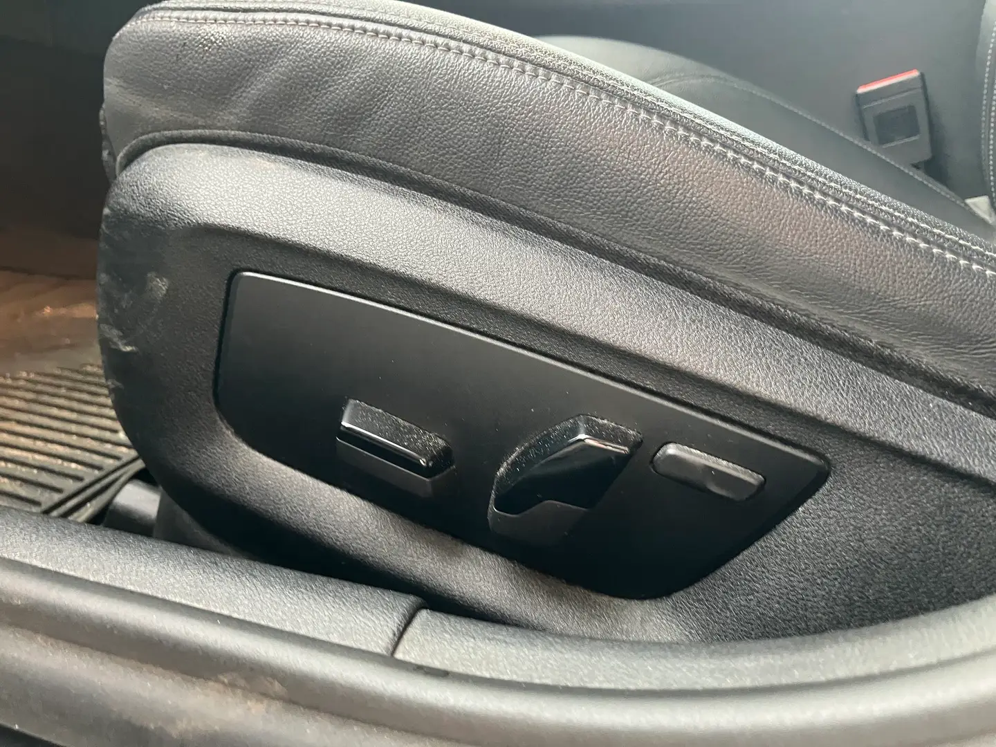Car Image - 4k4cnUDkqKzXapP4XvNXvJ