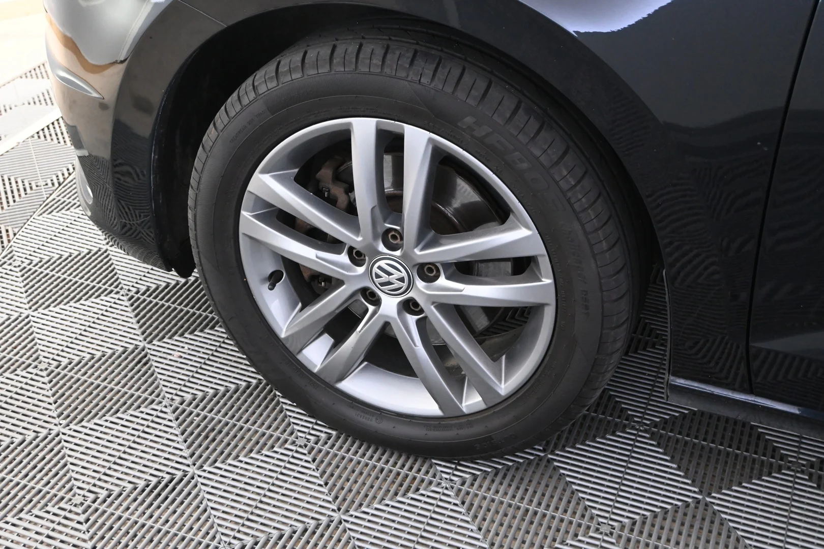 Car Image - GTwGz2JKguCMJp9QeG7Rc