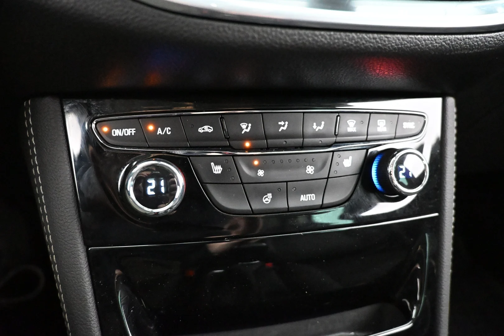 Car Image - 3DMjYhwuPzVpYs0pRgcfFJ