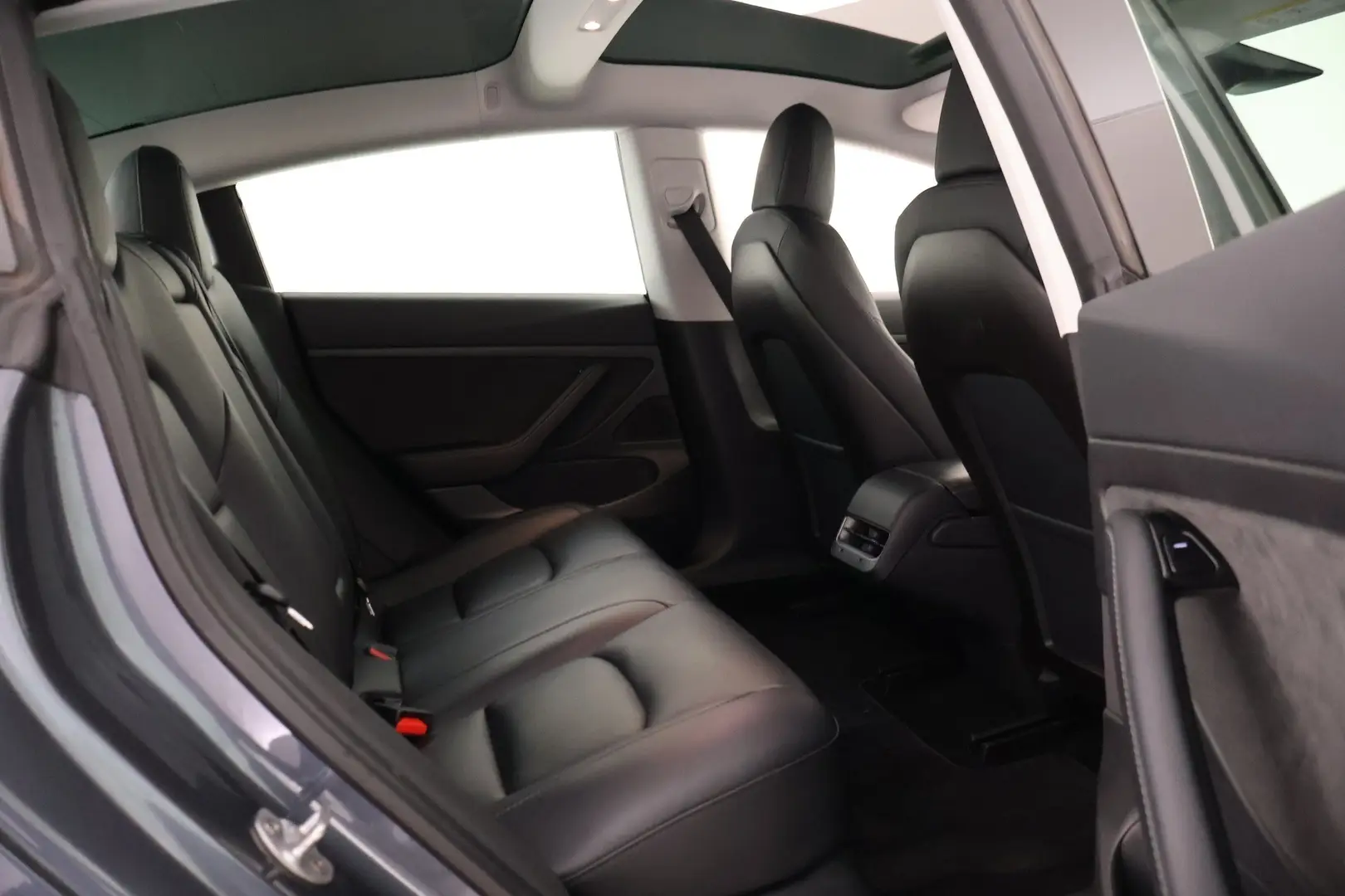 Car Image - 1I77iVXGdCz1ObcgYj6a6Z