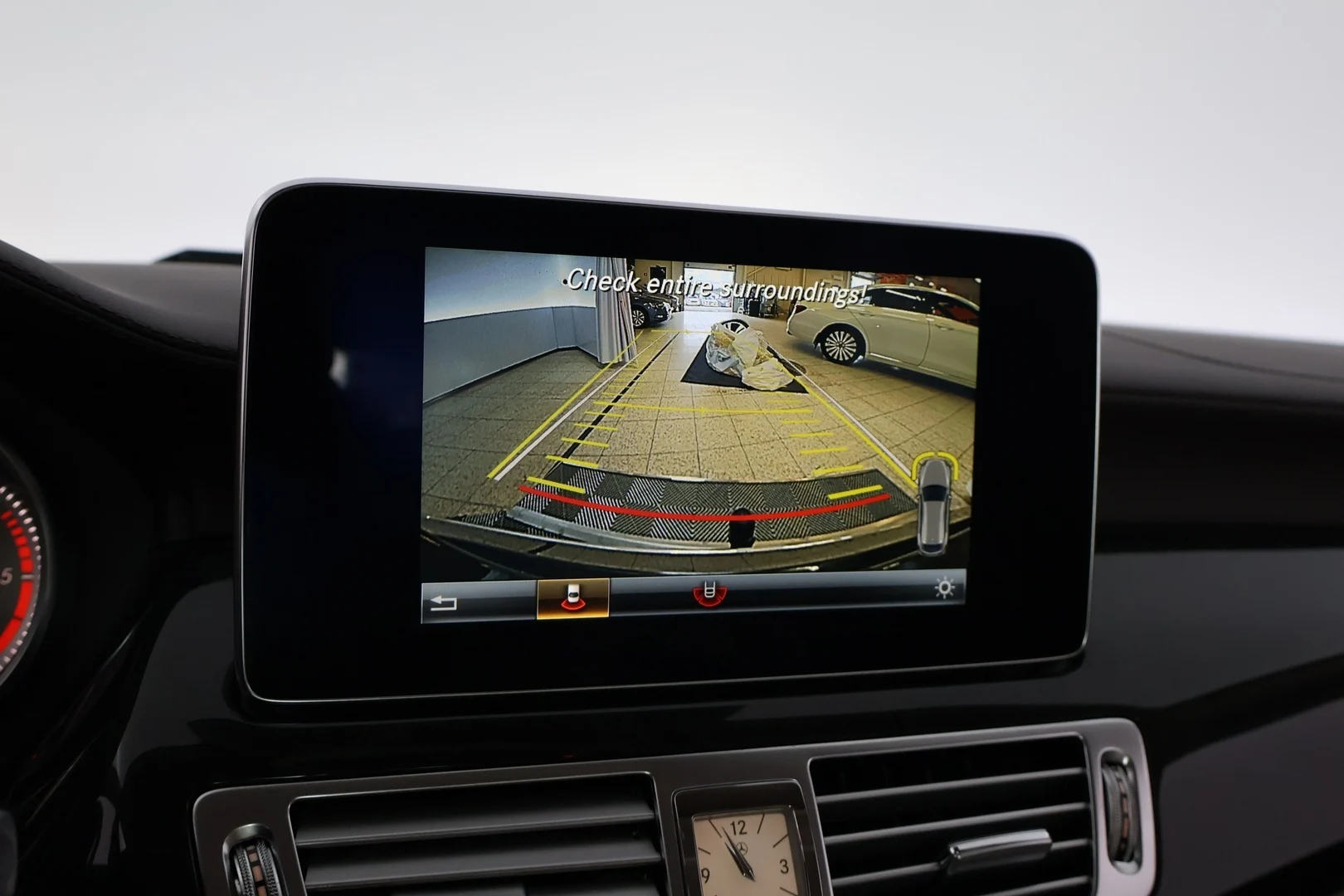 Car Image - 6u8XPSLxIgo8m12XZT656E