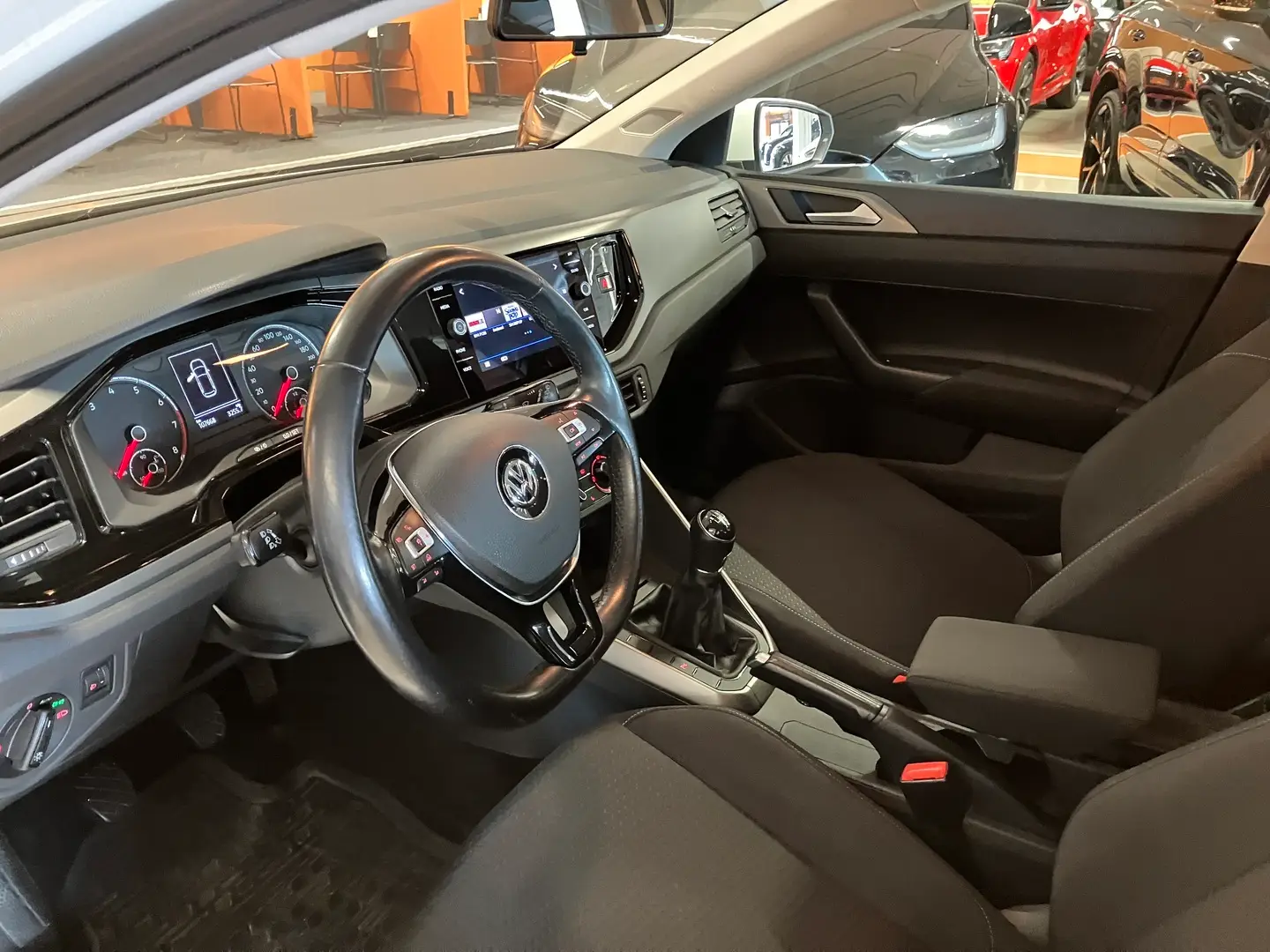 Car Image - 1EUiS1oSLci3zm5mCuSetX