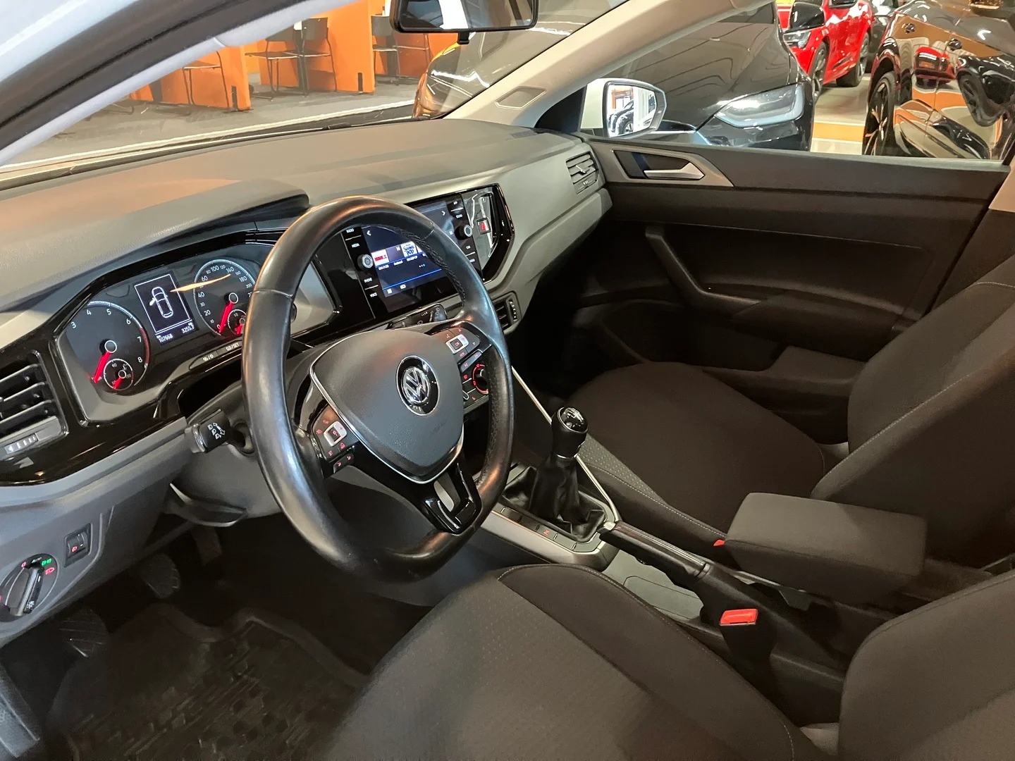 Car Image - 1EUiS1oSLci3zm5mCuSetX