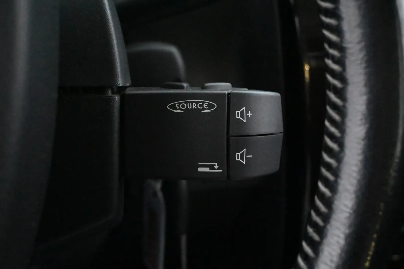 Car Image - FH0xSYGWIhjmWGdmv5fL2