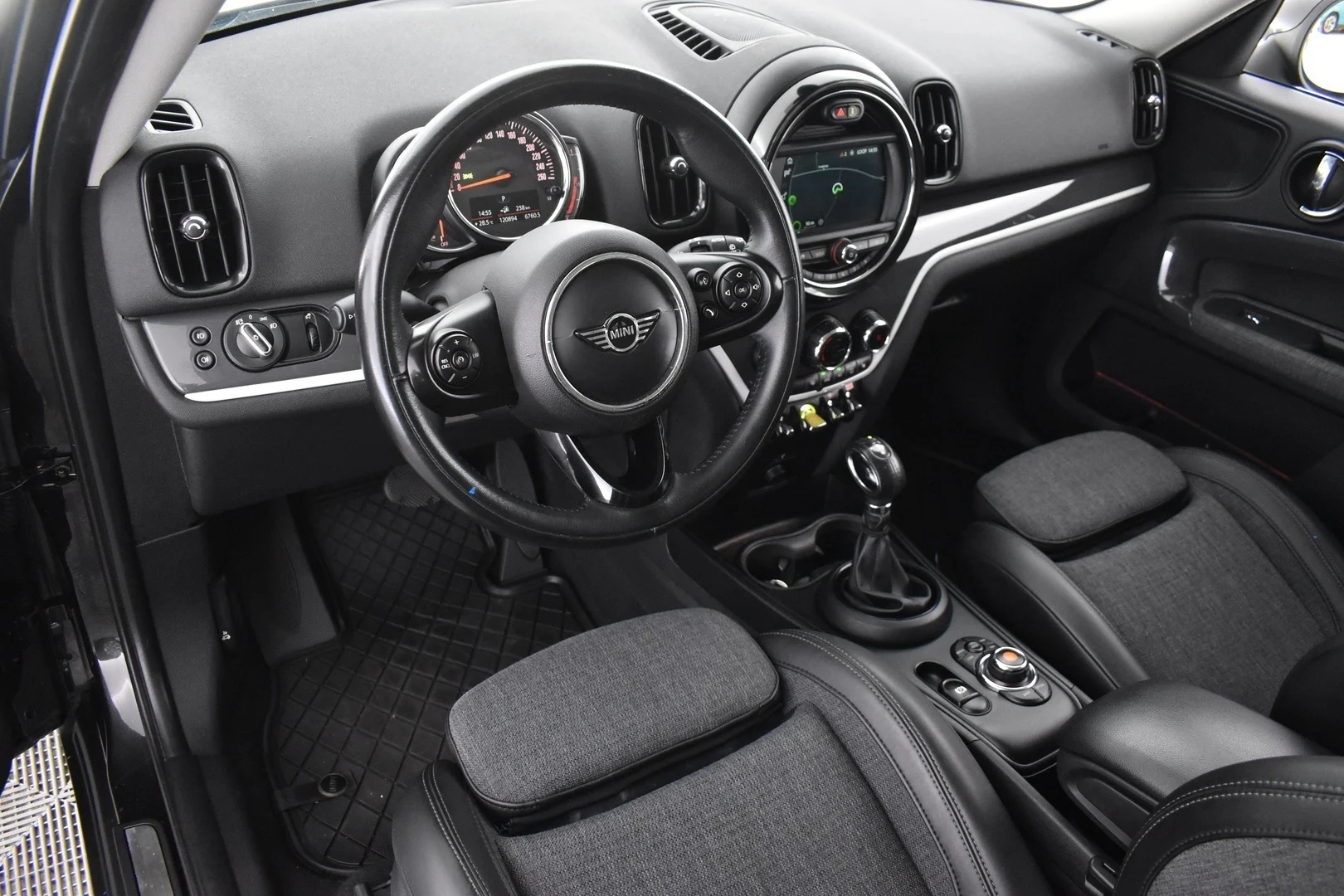 Car Image - 6L1h2K0UcVAehB6d9aBsfY