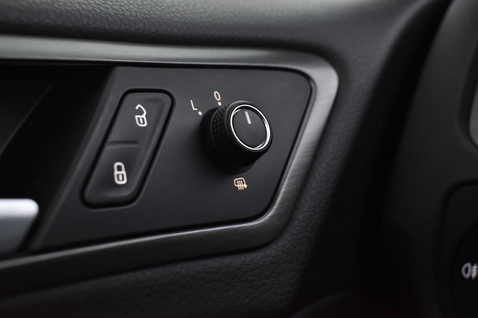 Car Image - 4ZxUJXWcaberfNYfIVtN32