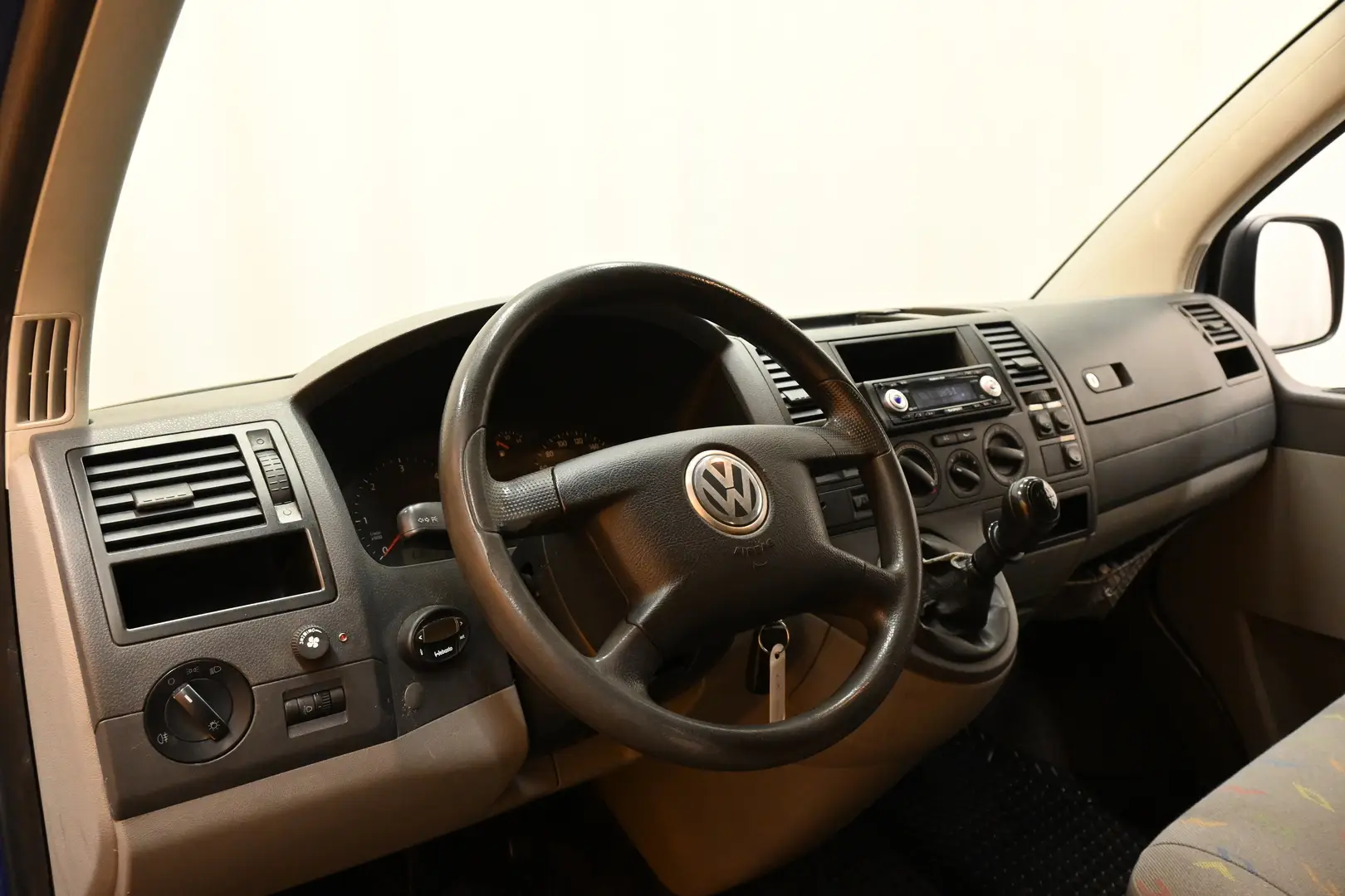 Car Image - 2K9vWXIdV4pOc5ez8Ip54y