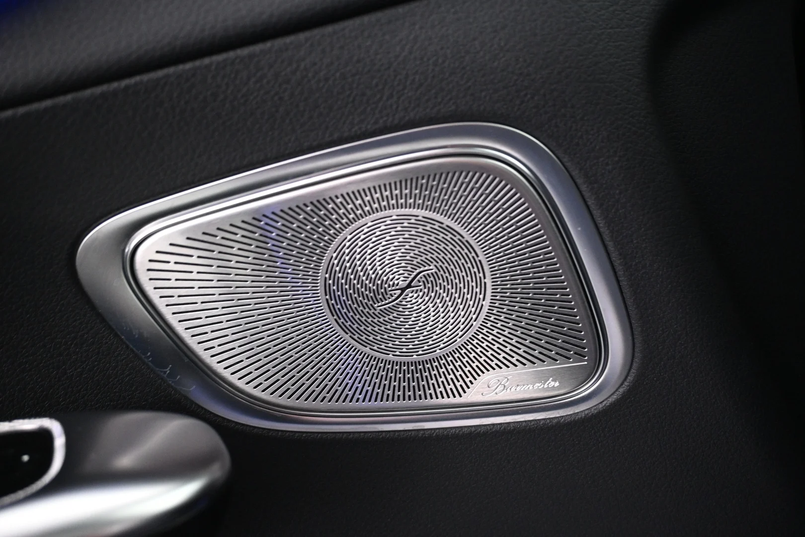 Car Image - 4dpFNMyS15fisu4TcfRvFy