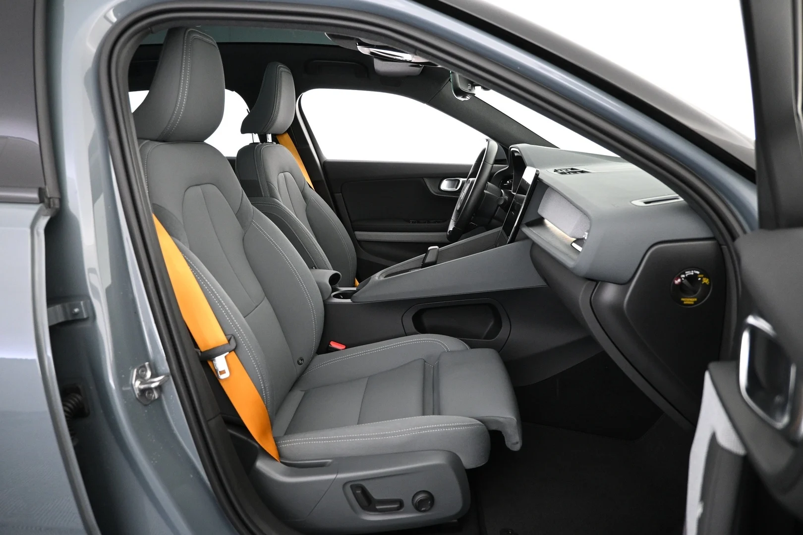 Car Image - IOUalGuZ8Gi34EUyOWxGq