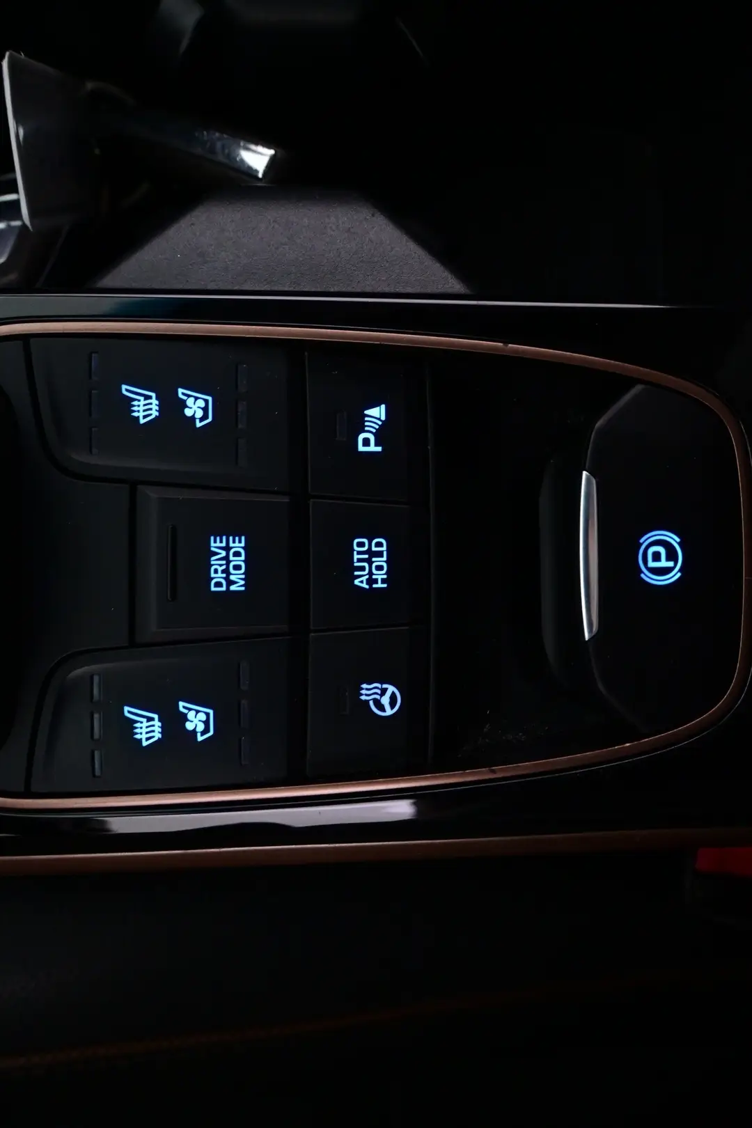 Car Image - 1ocx7LCTJAOWjgd8OuURvi