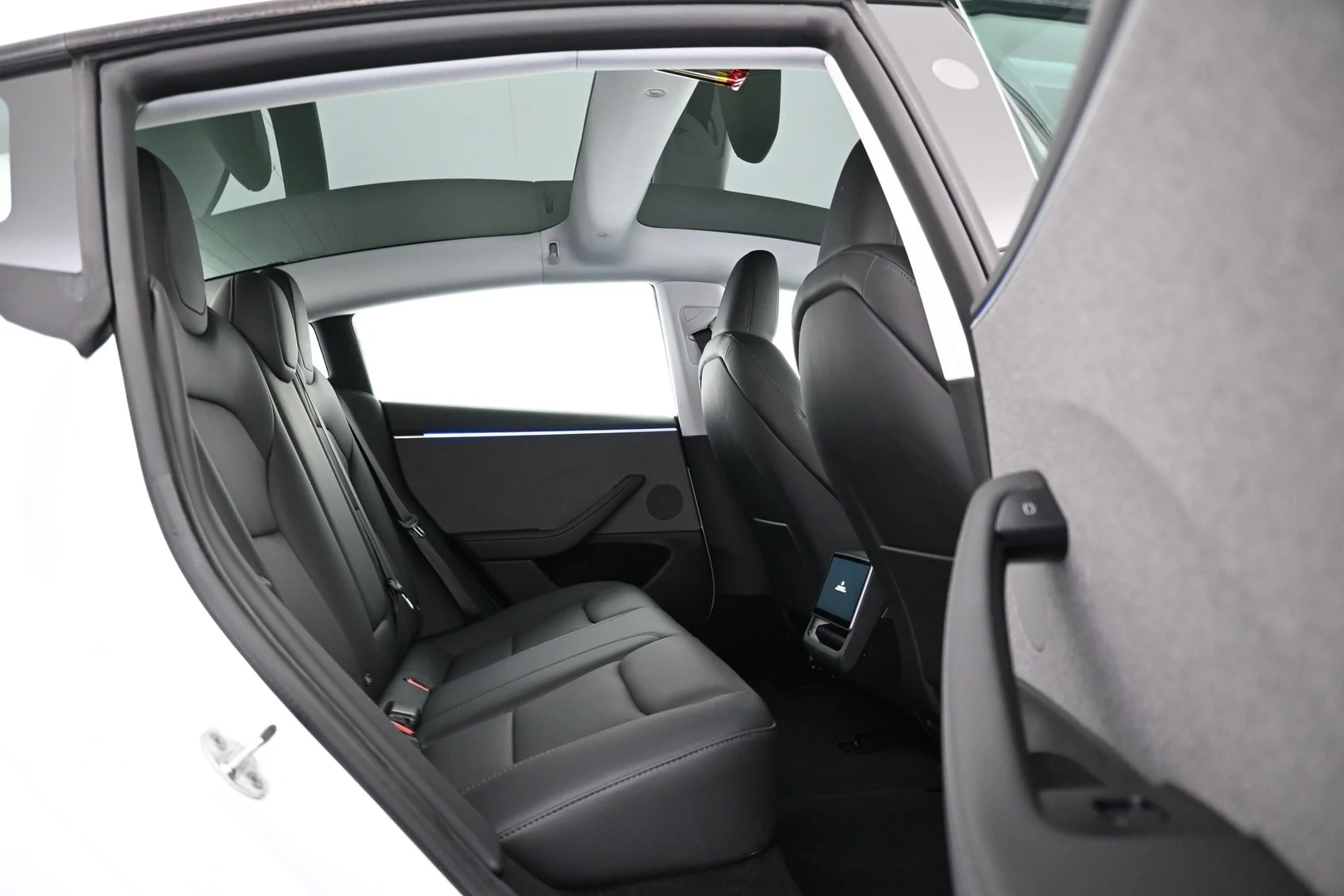 Car Image - 2NF40Y7ijeDCWK5U7Nj2IC