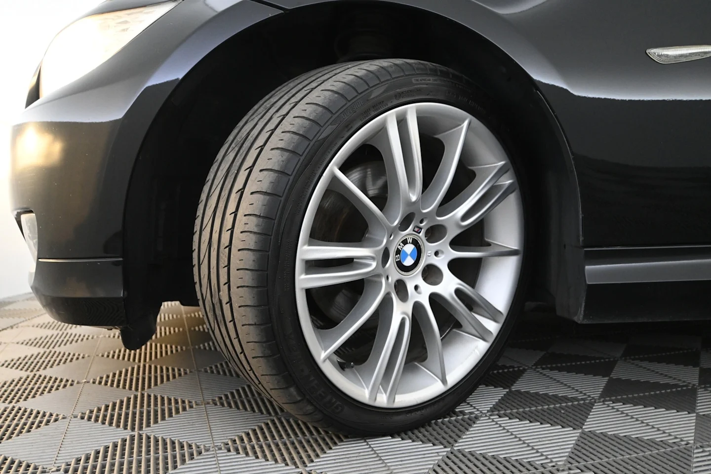 Car Image - 3PxLrYTDVwrmKaGubjnF9d