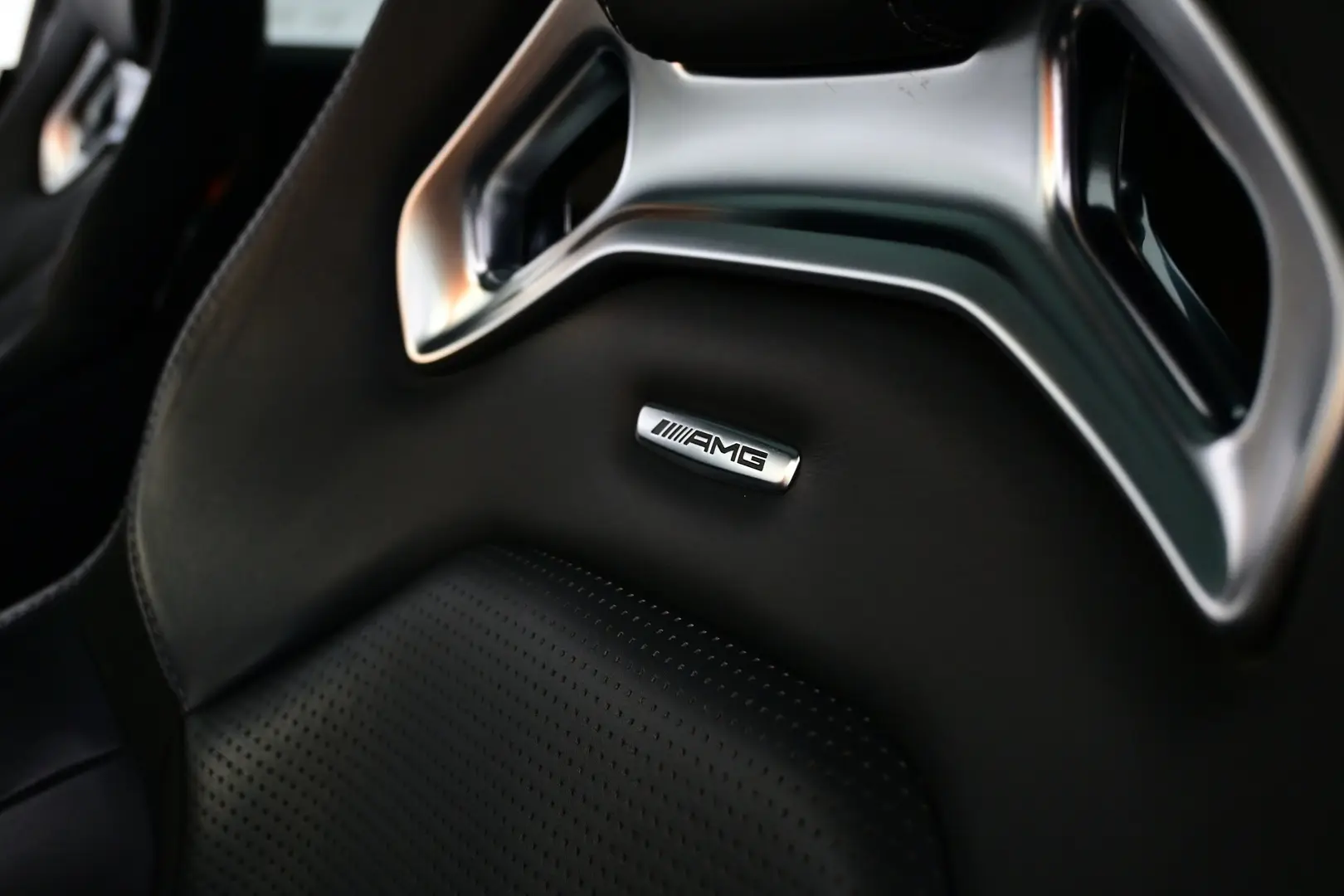 Car Image - 5UtzowFls2S3QdHfGVndjF