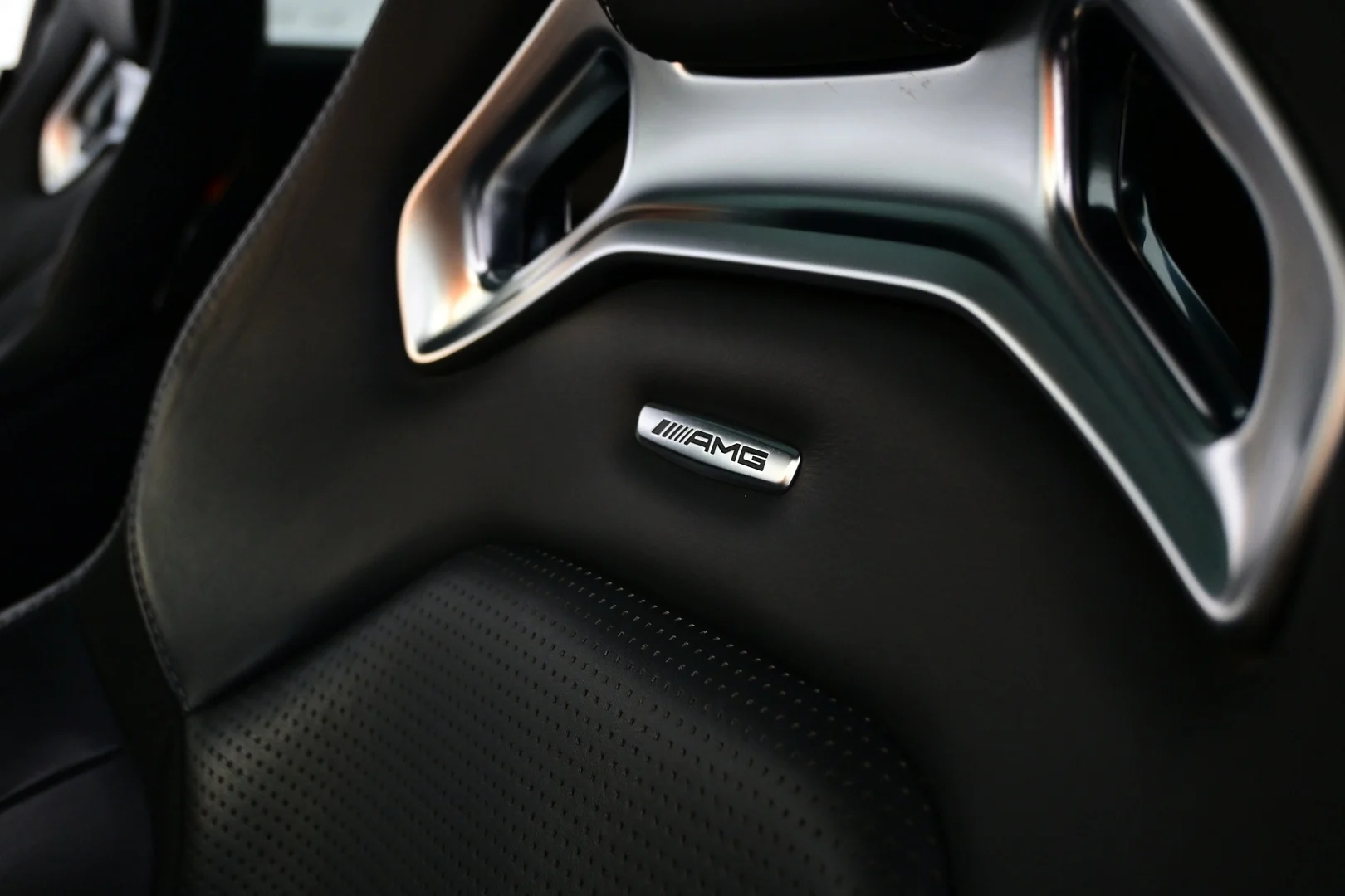 Car Image - 5UtzowFls2S3QdHfGVndjF