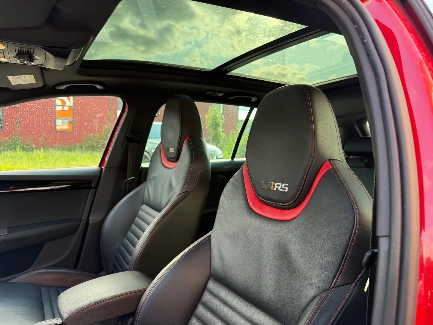 Car Image - 6CTqqYA2AOWUvMXFwuU5Kl