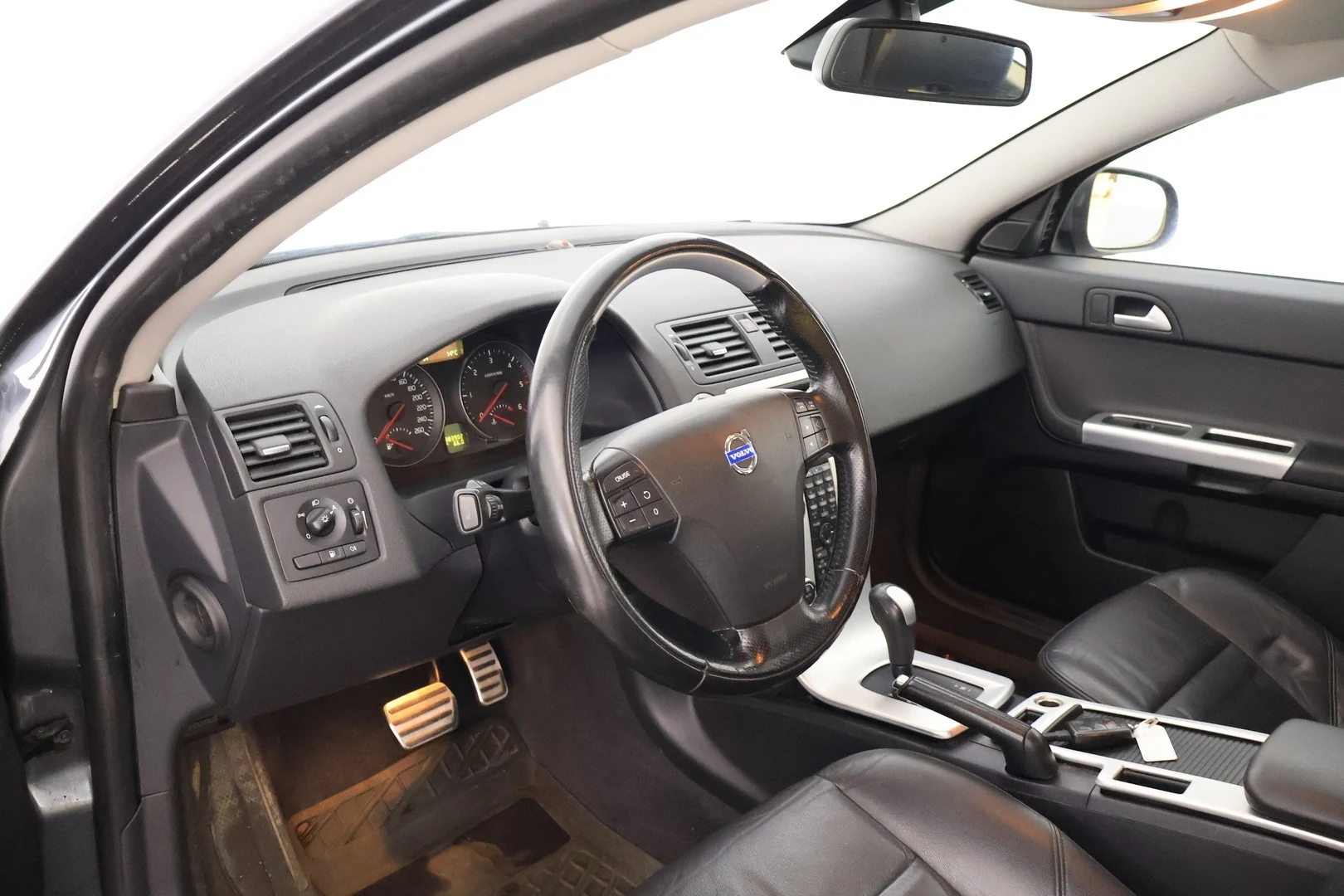 Car Image - 61fzXC22VIRG5Pcg0edMNV